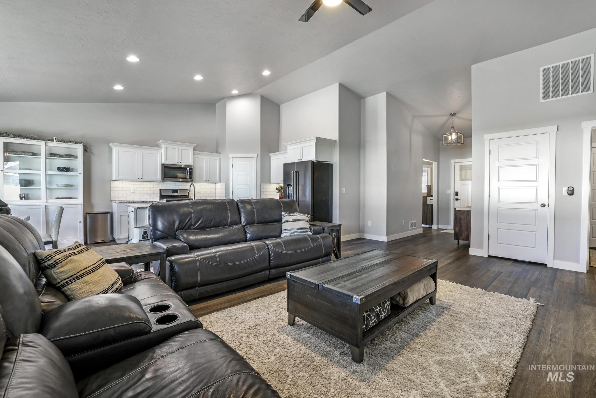 1410 N Birch Street Property Photo 11