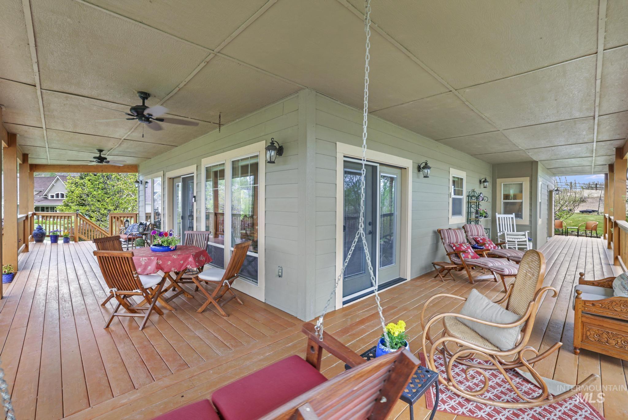 4514 Meadow Circle Property Photo 8