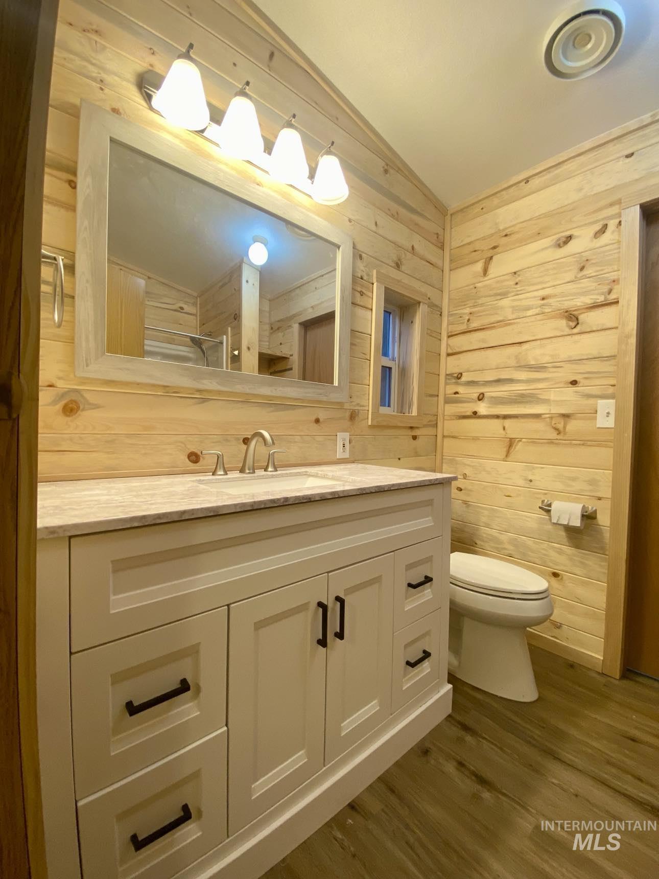 174 Elmwood Loop Property Photo 3