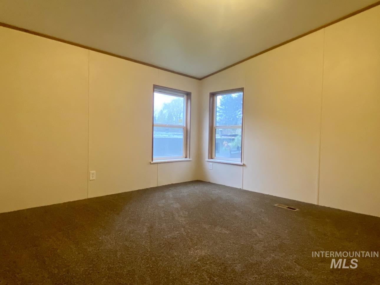 174 Elmwood Loop Property Photo 8