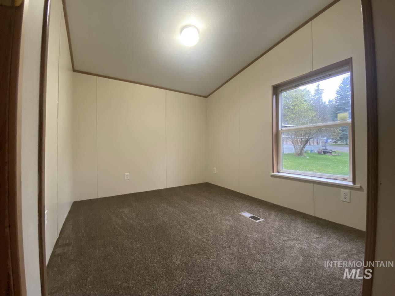174 Elmwood Loop Property Photo 9