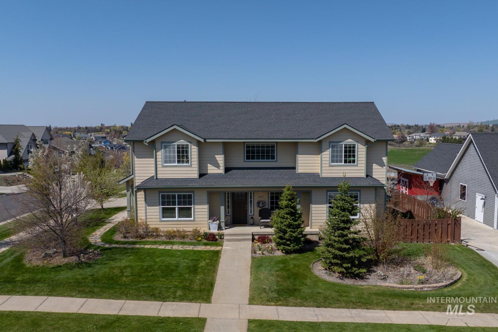 427 Panorama Property Photo