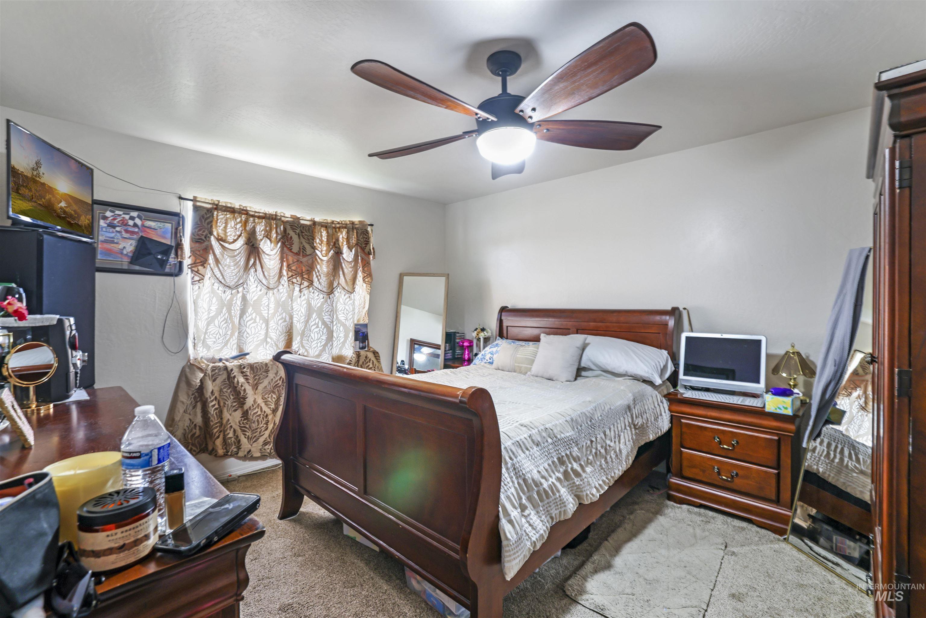 422 W Ave I Property Photo 11