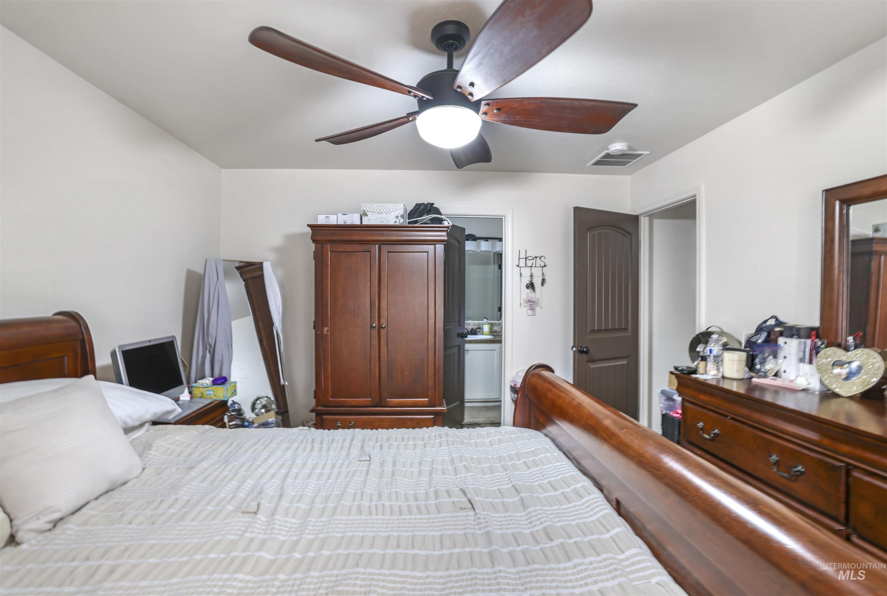 422 W Ave I Property Photo 12
