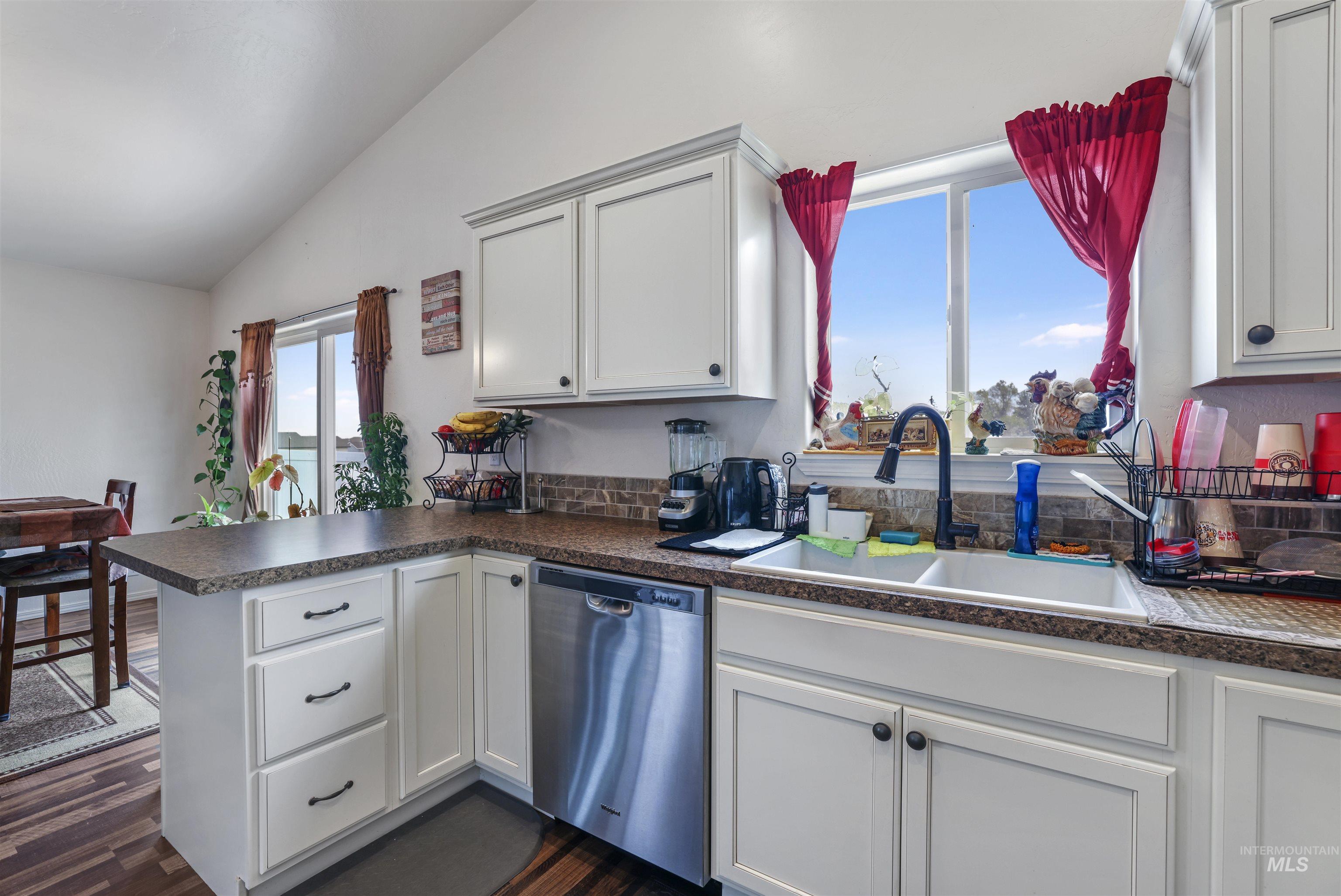 422 W Ave I Property Photo 17