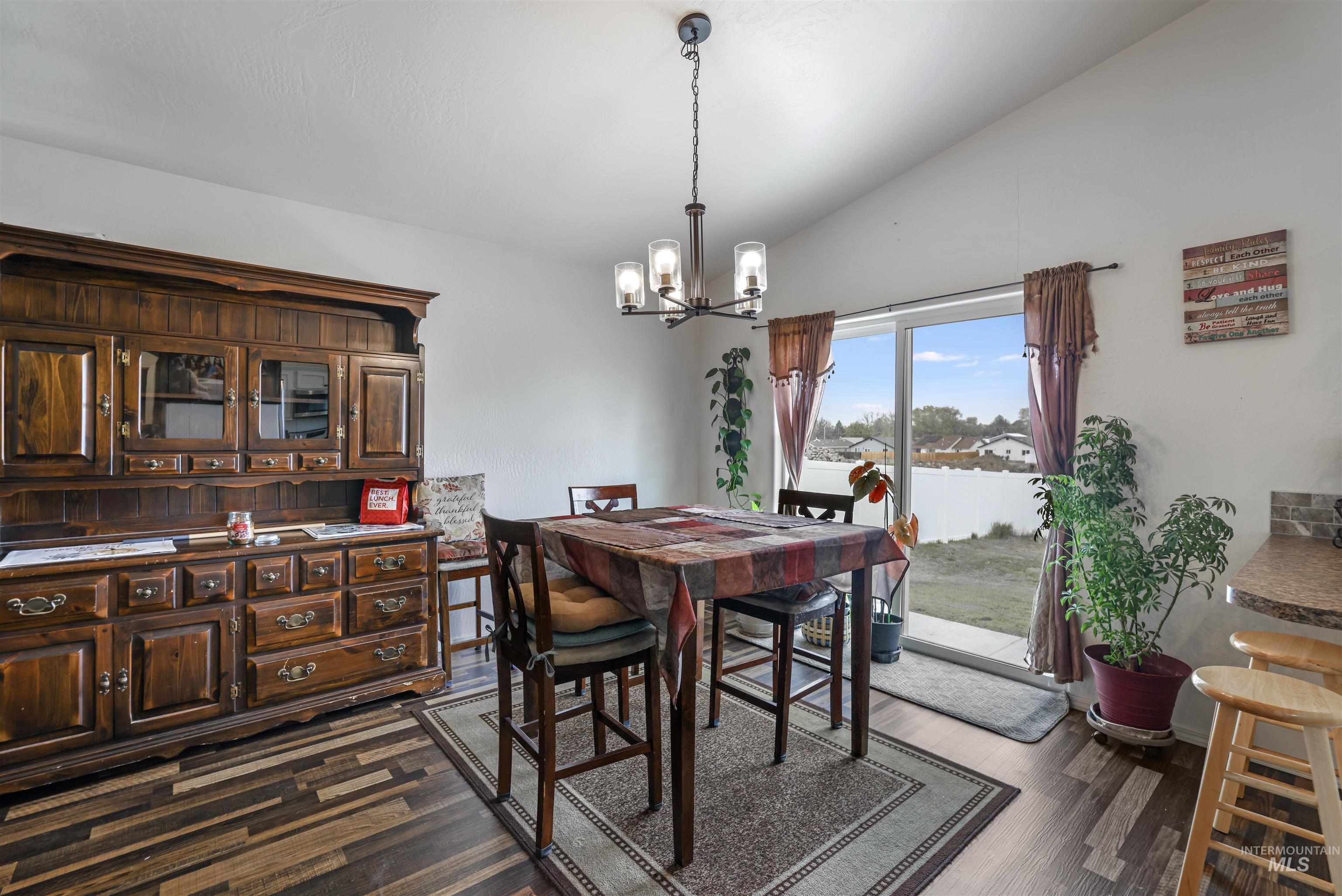 422 W Ave I Property Photo 18