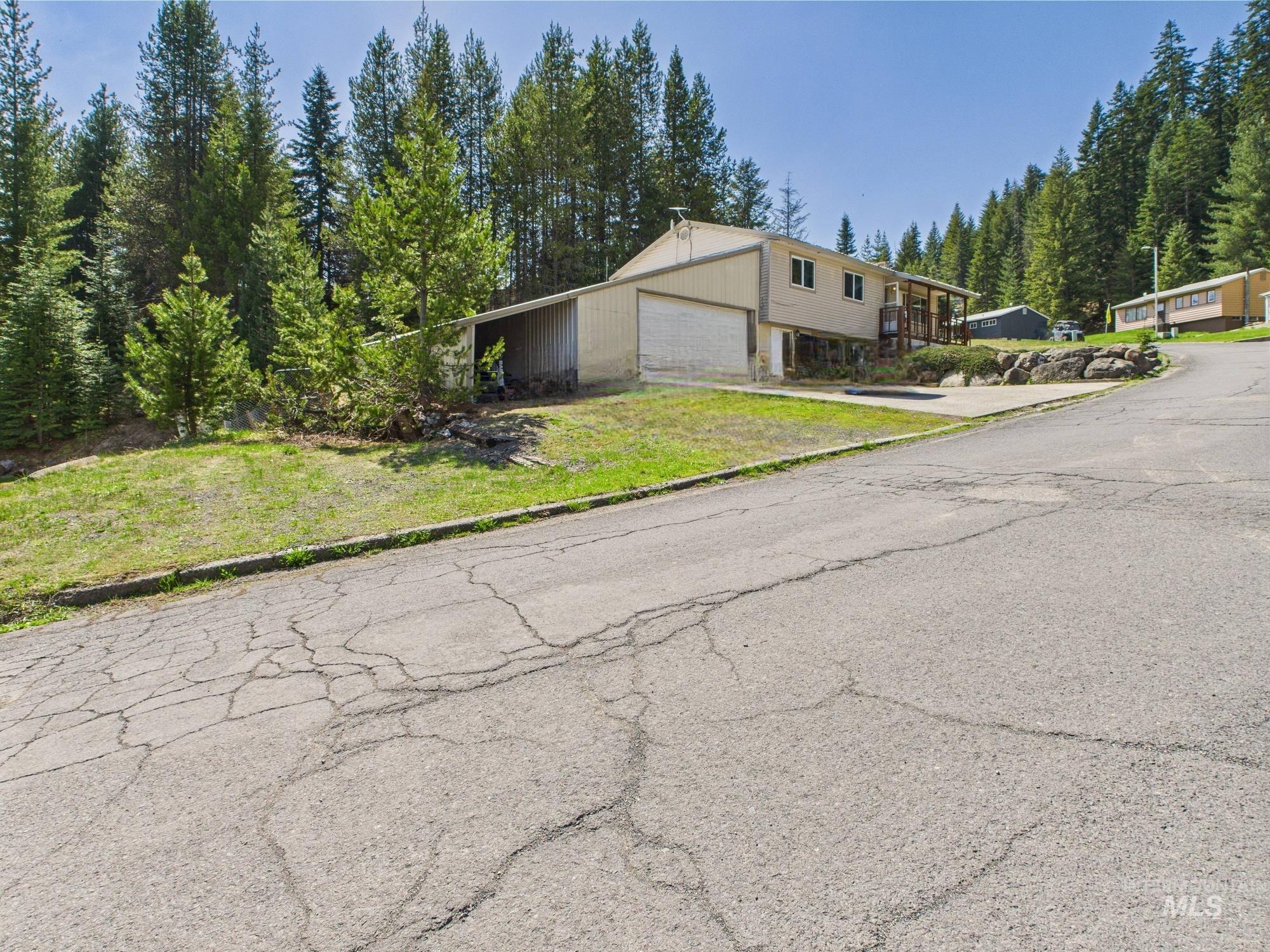 143 Timberline Dr Property Photo 2