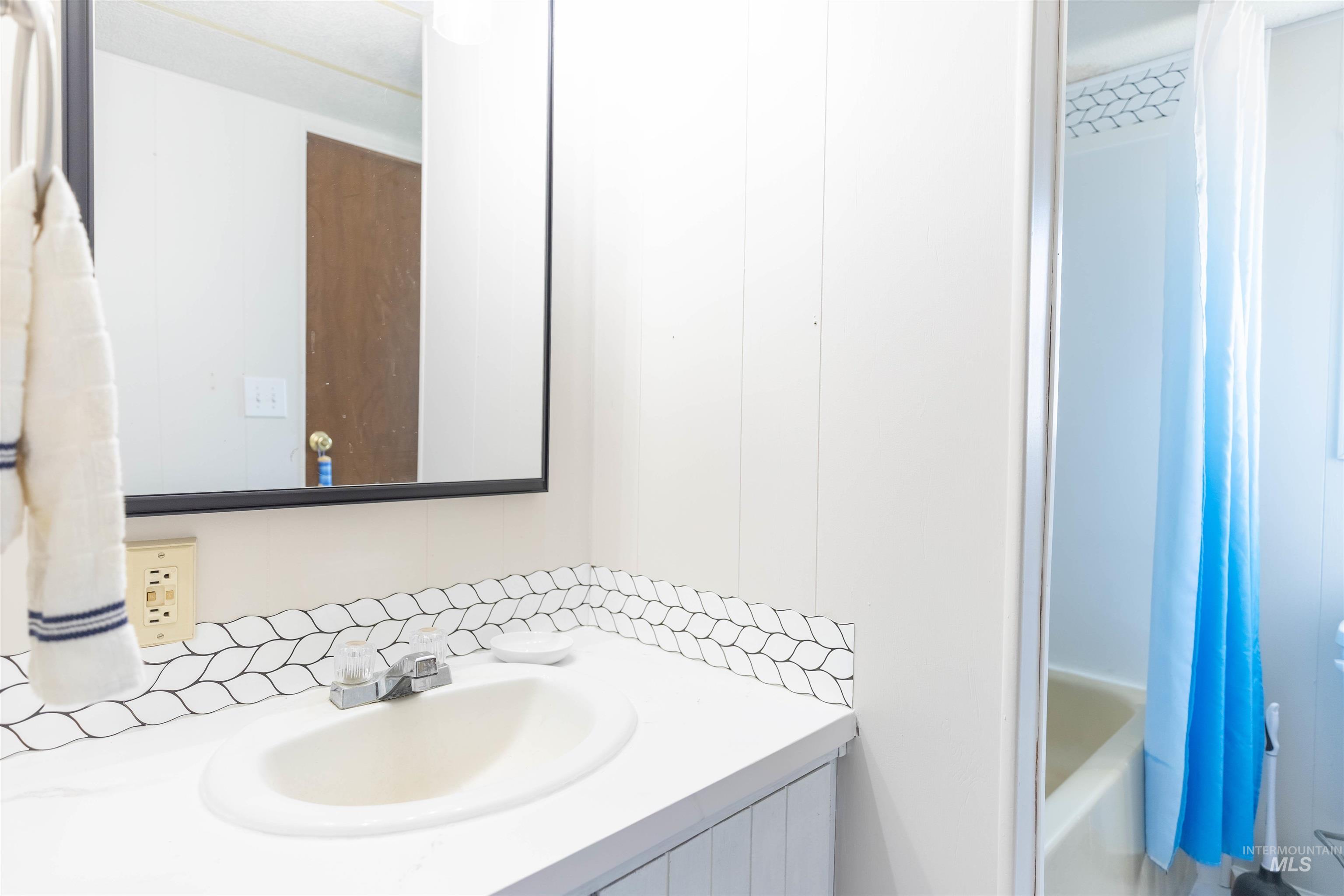 609 N Almon Property Photo 10