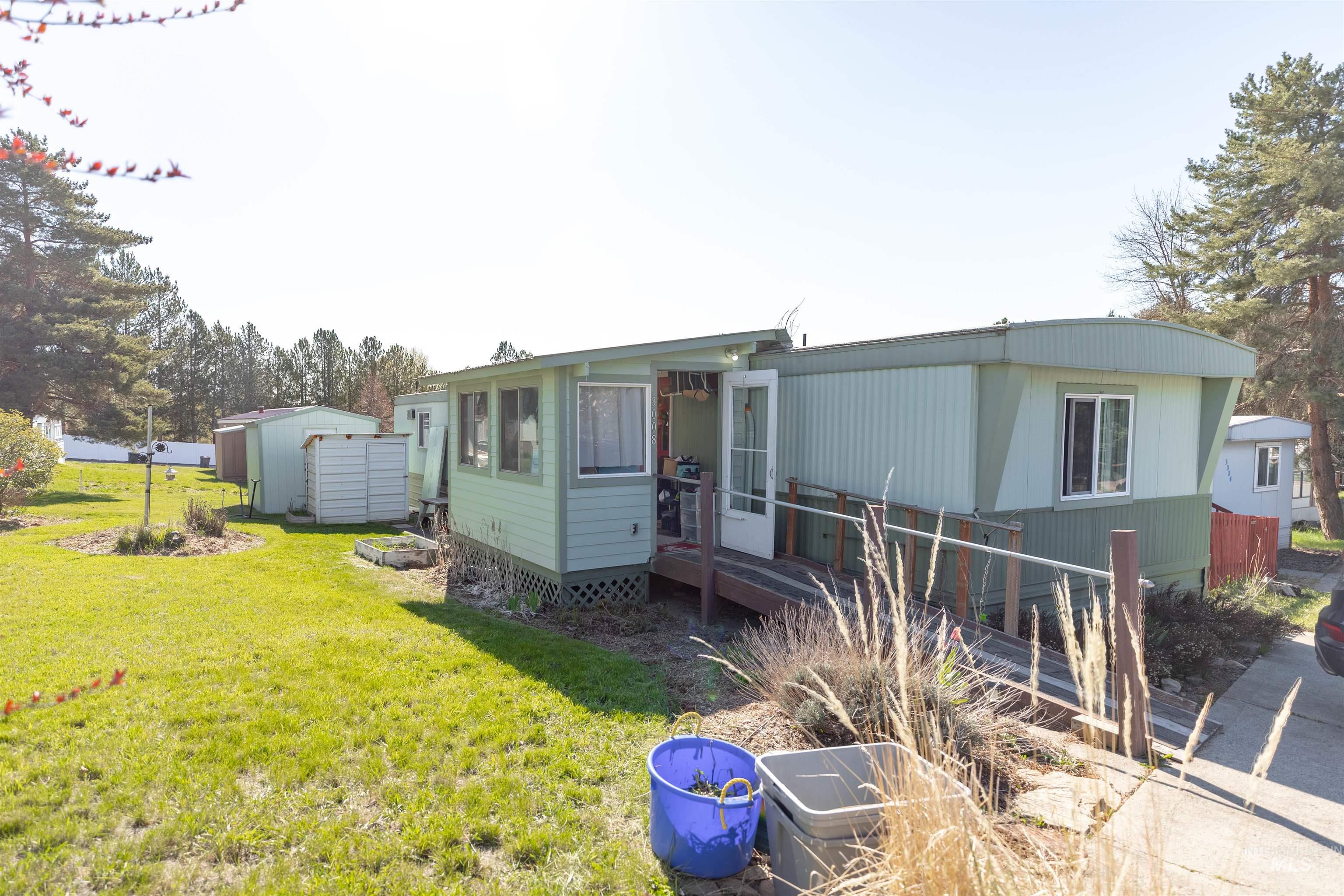 609 N Almon Property Photo 12