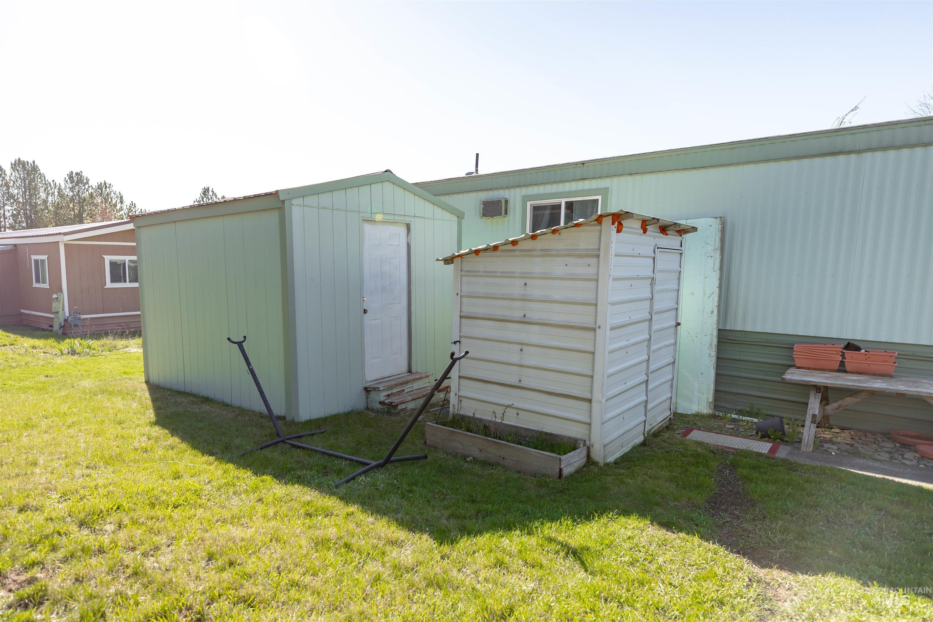 609 N Almon Property Photo 14