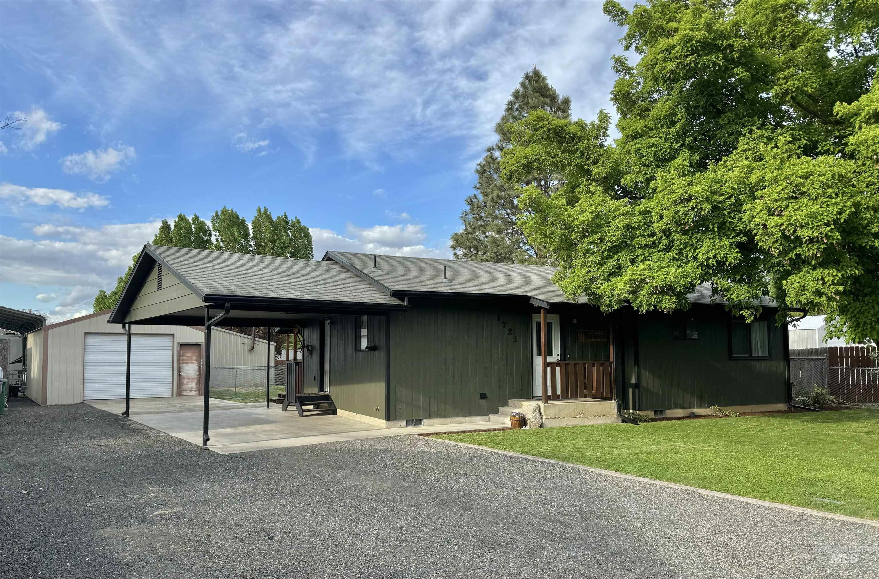 1721 Cedar Drive Property Photo 1
