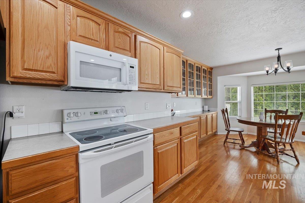 362 Whispering Pine Dr Property Photo 4