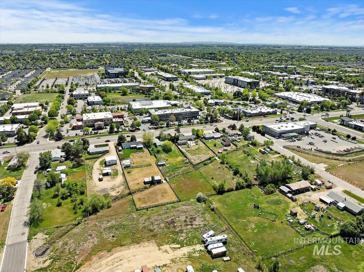 3820 E Overland Property Photo 5