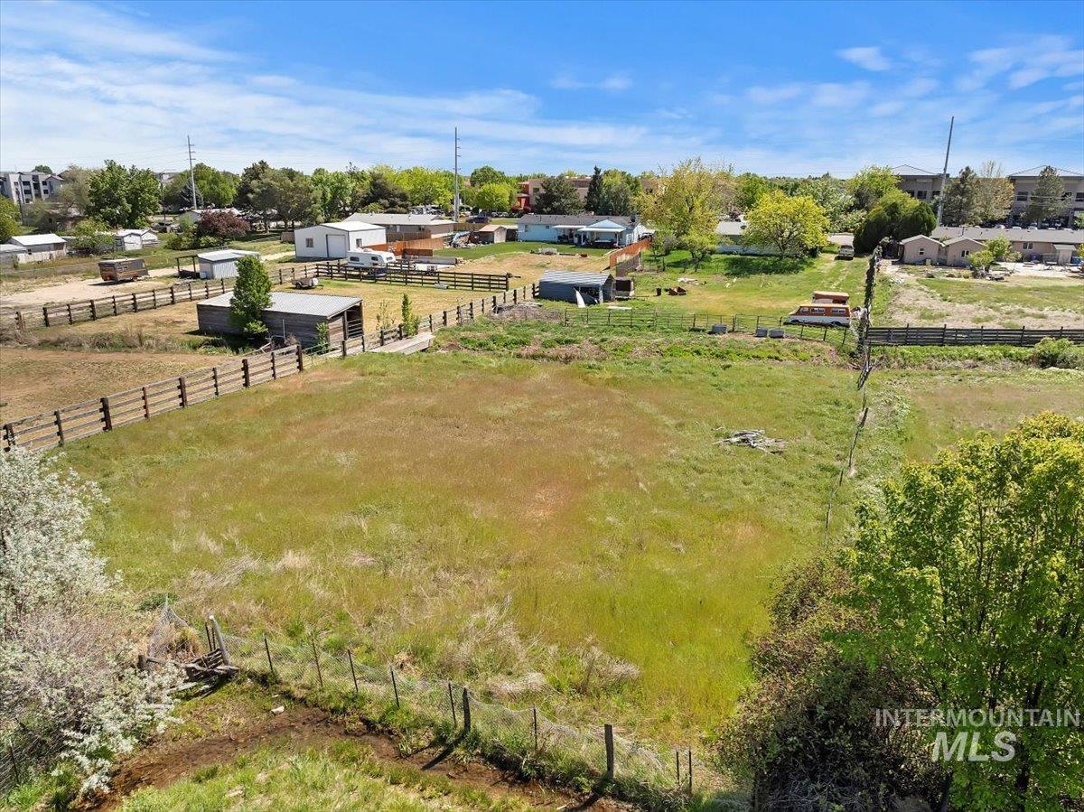 3820 E Overland Property Photo 8