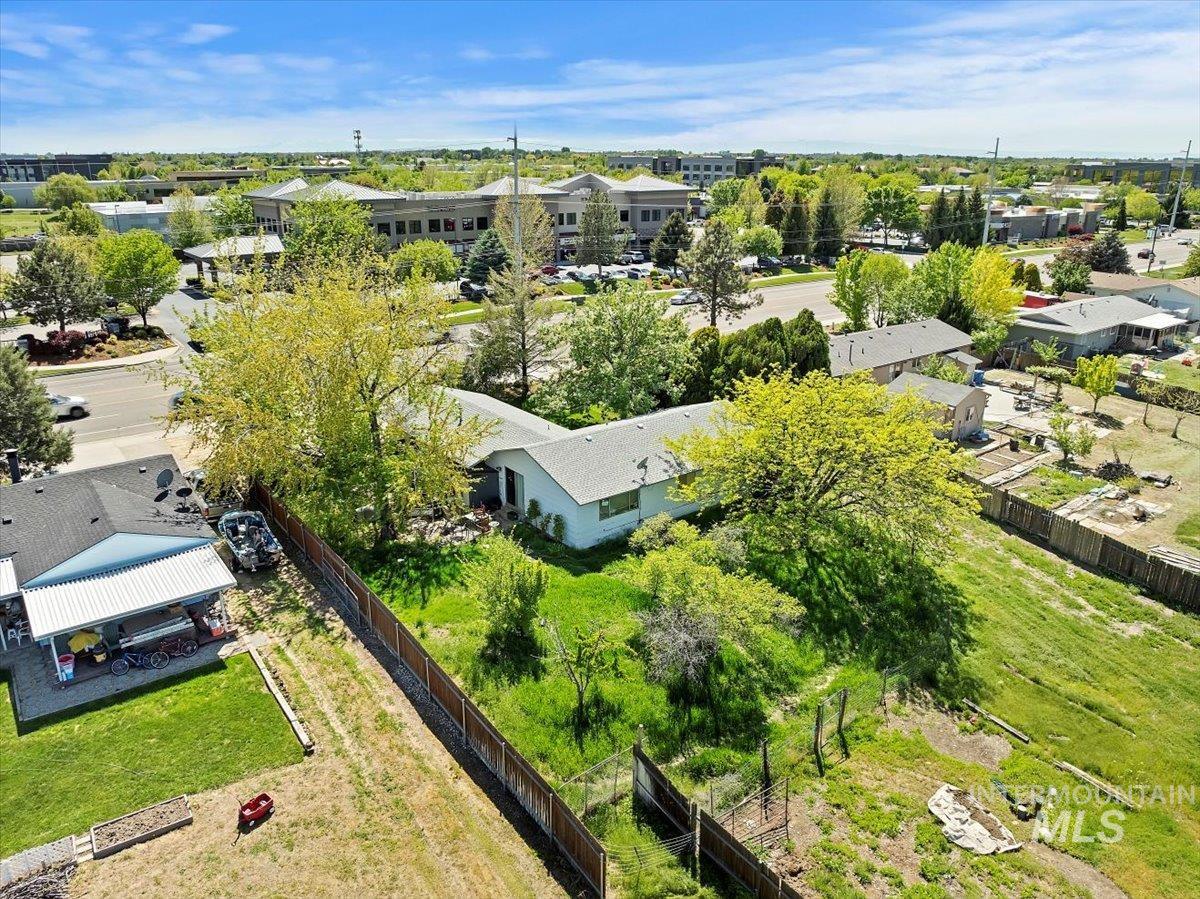3820 E Overland Property Photo 10