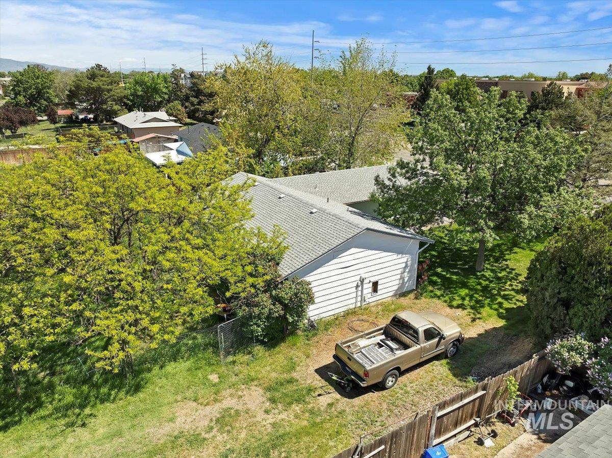 3820 E Overland Property Photo 11