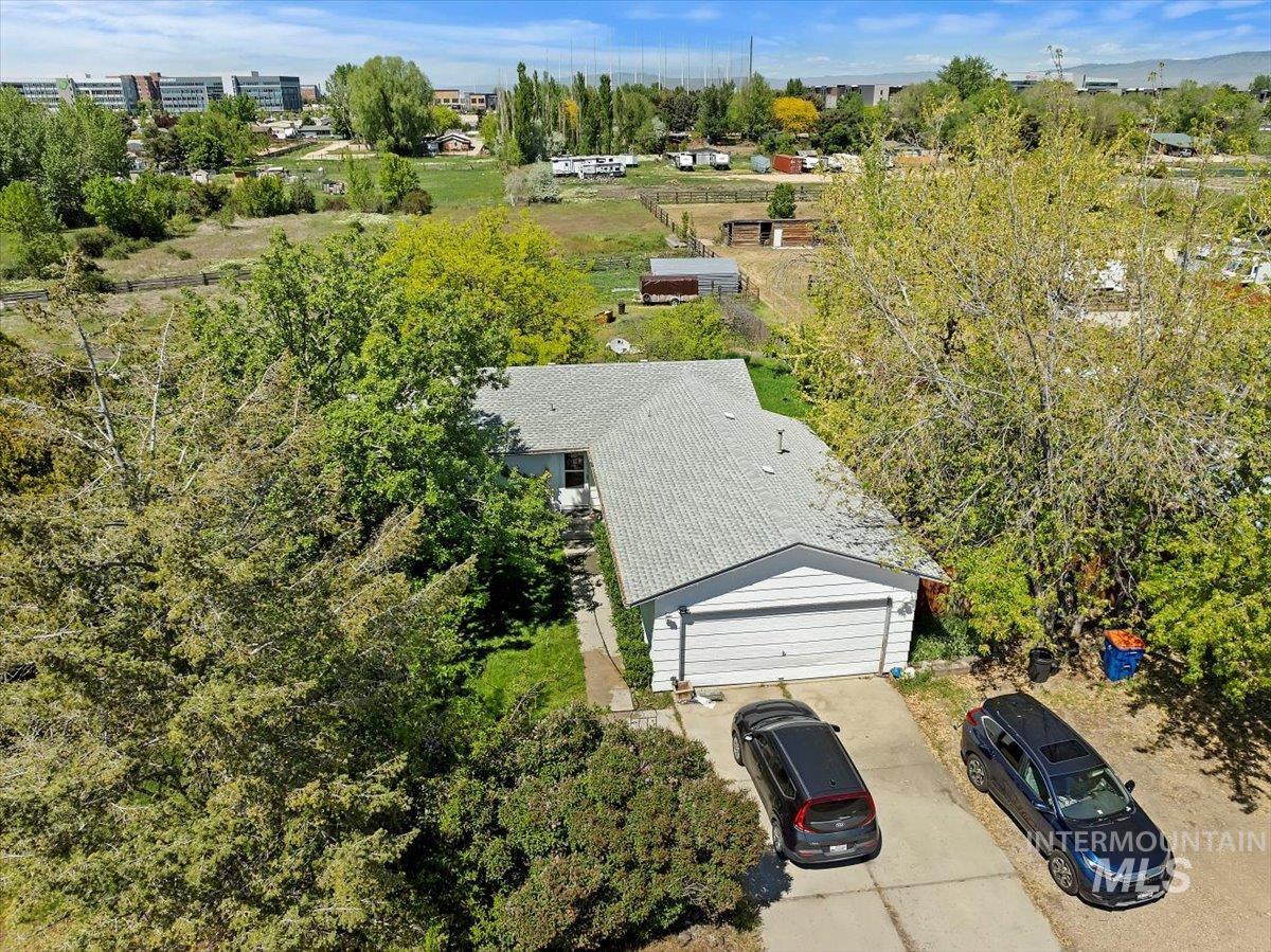 3820 E Overland Property Photo 14
