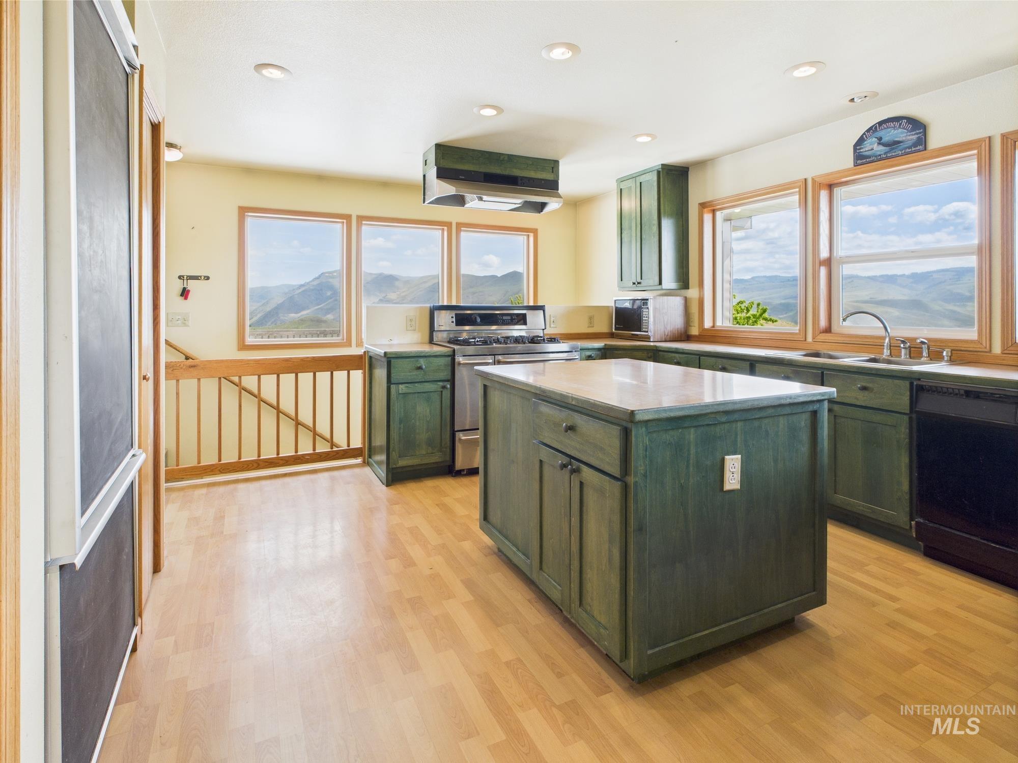 234 Saddle Ridge Rd Property Photo 2