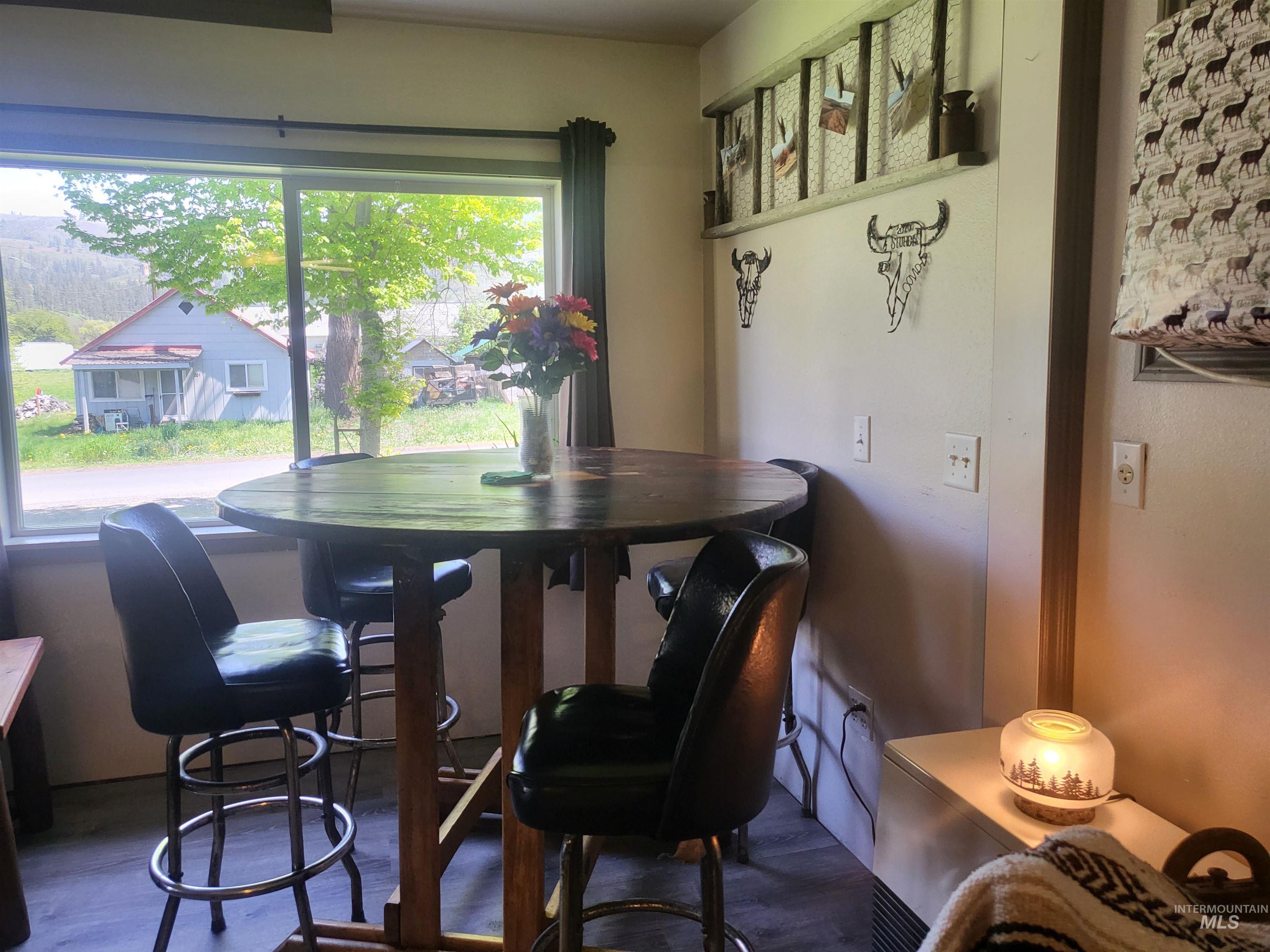 202 Hill St Property Photo 5