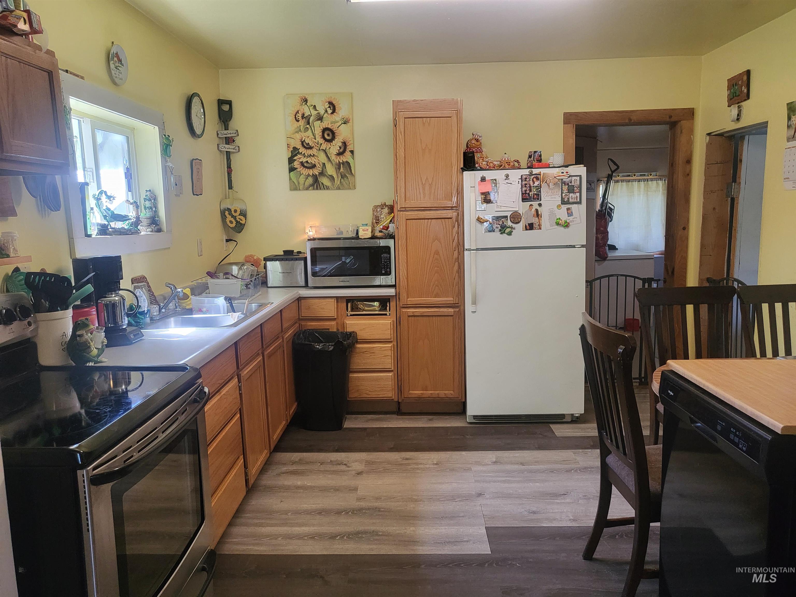 202 Hill St Property Photo 6