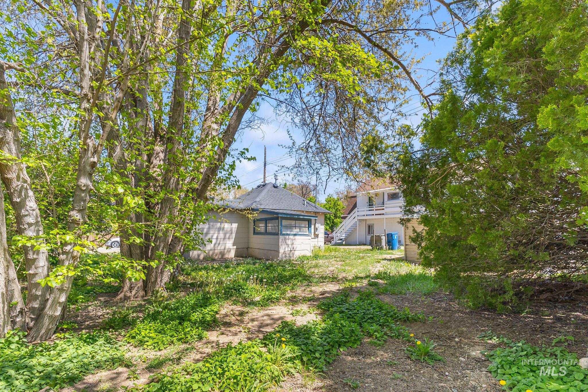 1011 9th St Property Photo 6