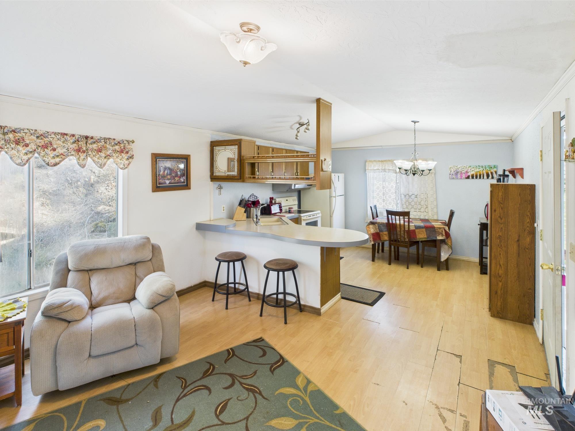 121 Court St Property Photo 8