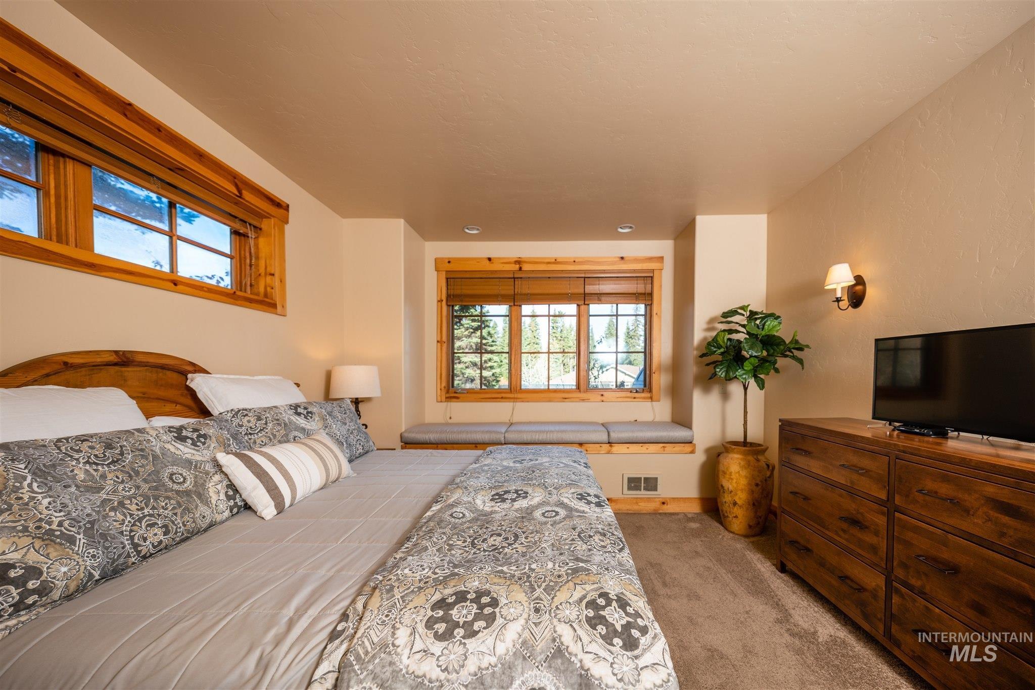 1329 Hearthstone Court Property Photo 12