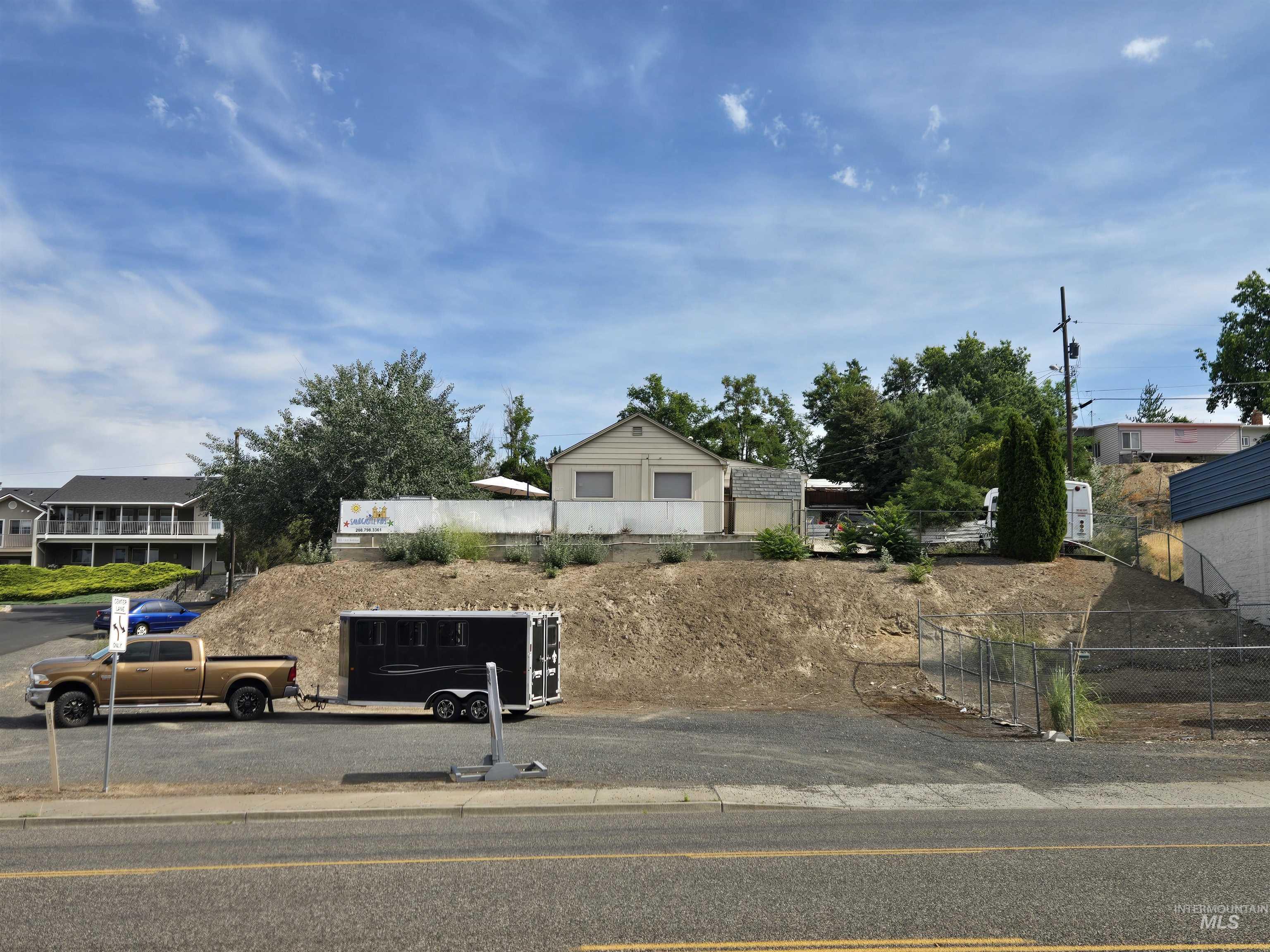 903 16th Ave. Property Photo