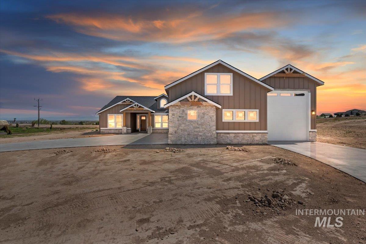 8043 S Golden Hills Property Photo 2