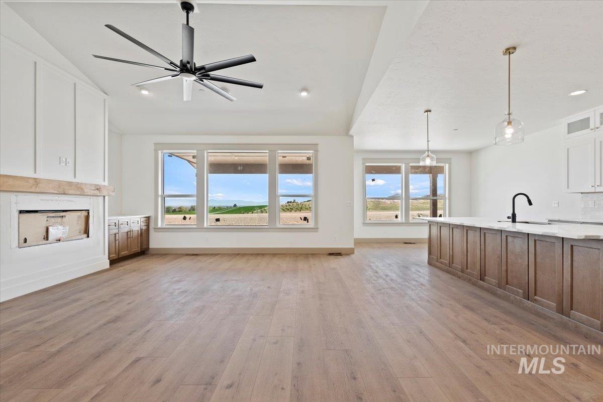 8043 S Golden Hills Property Photo 7