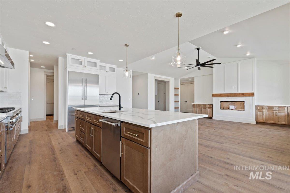 8043 S Golden Hills Property Photo 11