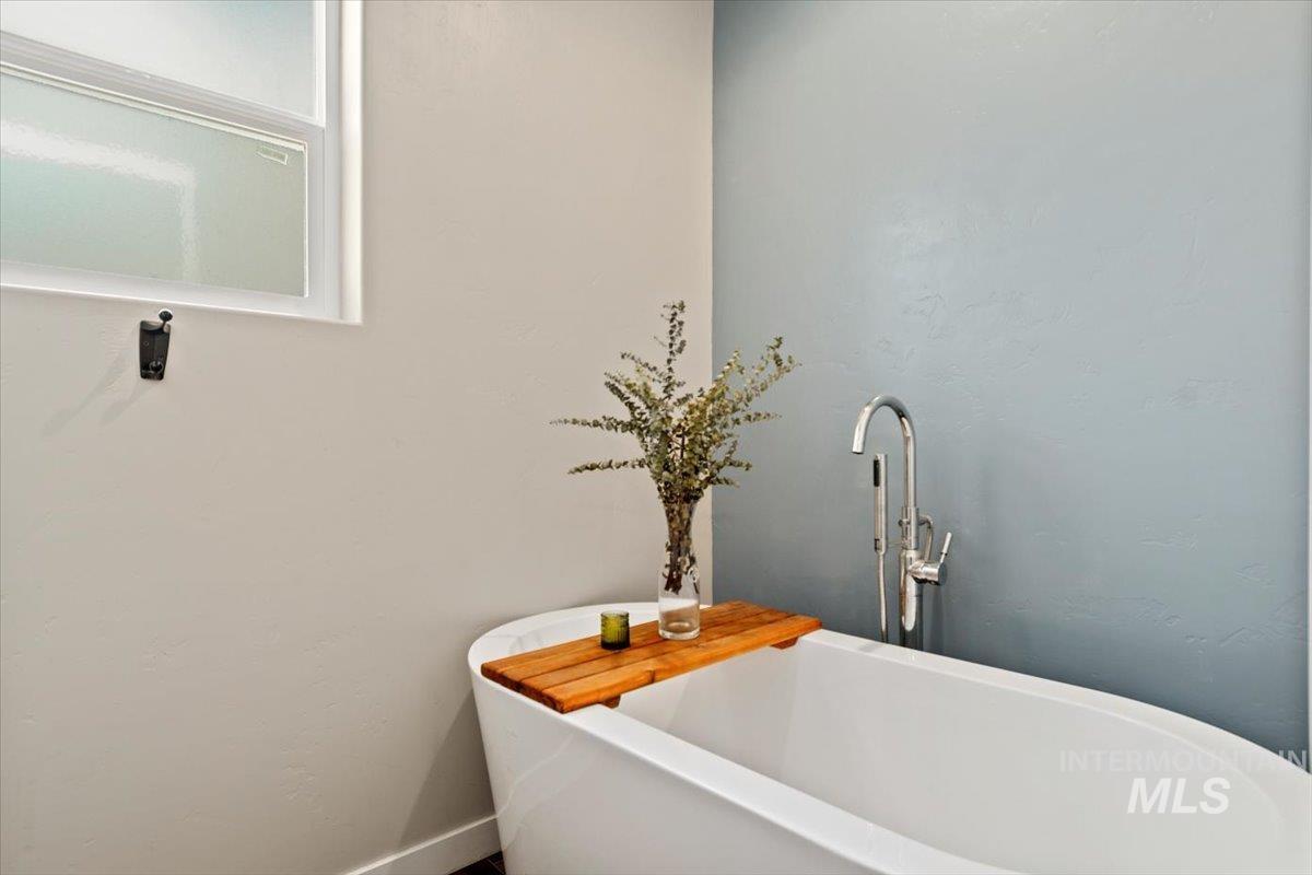 34 Deirdre Dr Property Photo 18