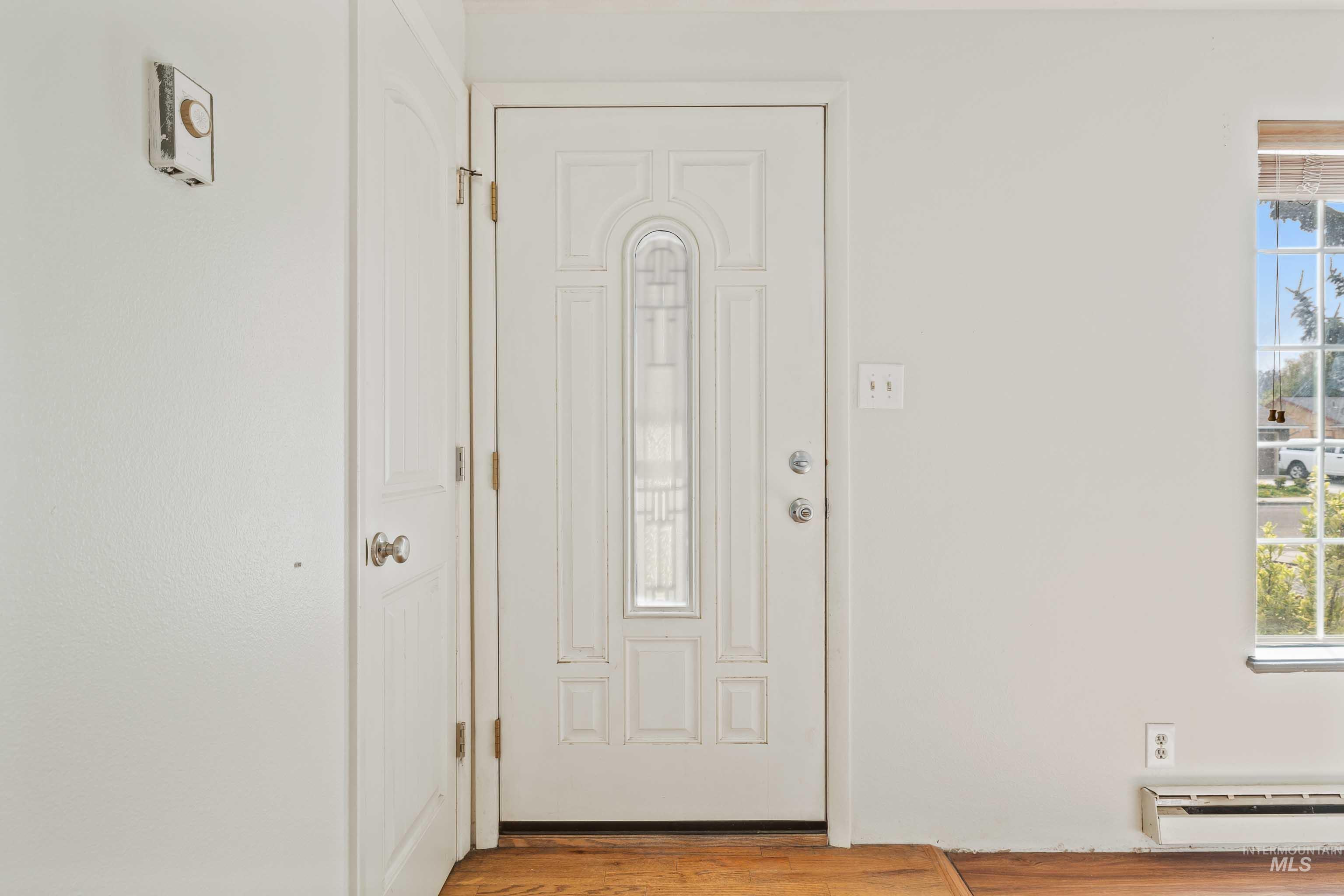 1035 Sawtooth Blvd Property Photo 4