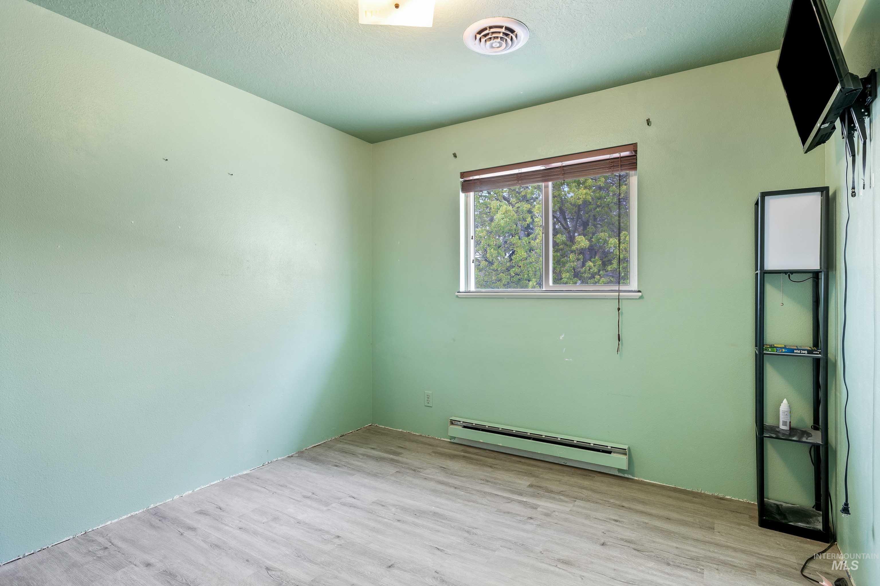 1035 Sawtooth Blvd Property Photo 14