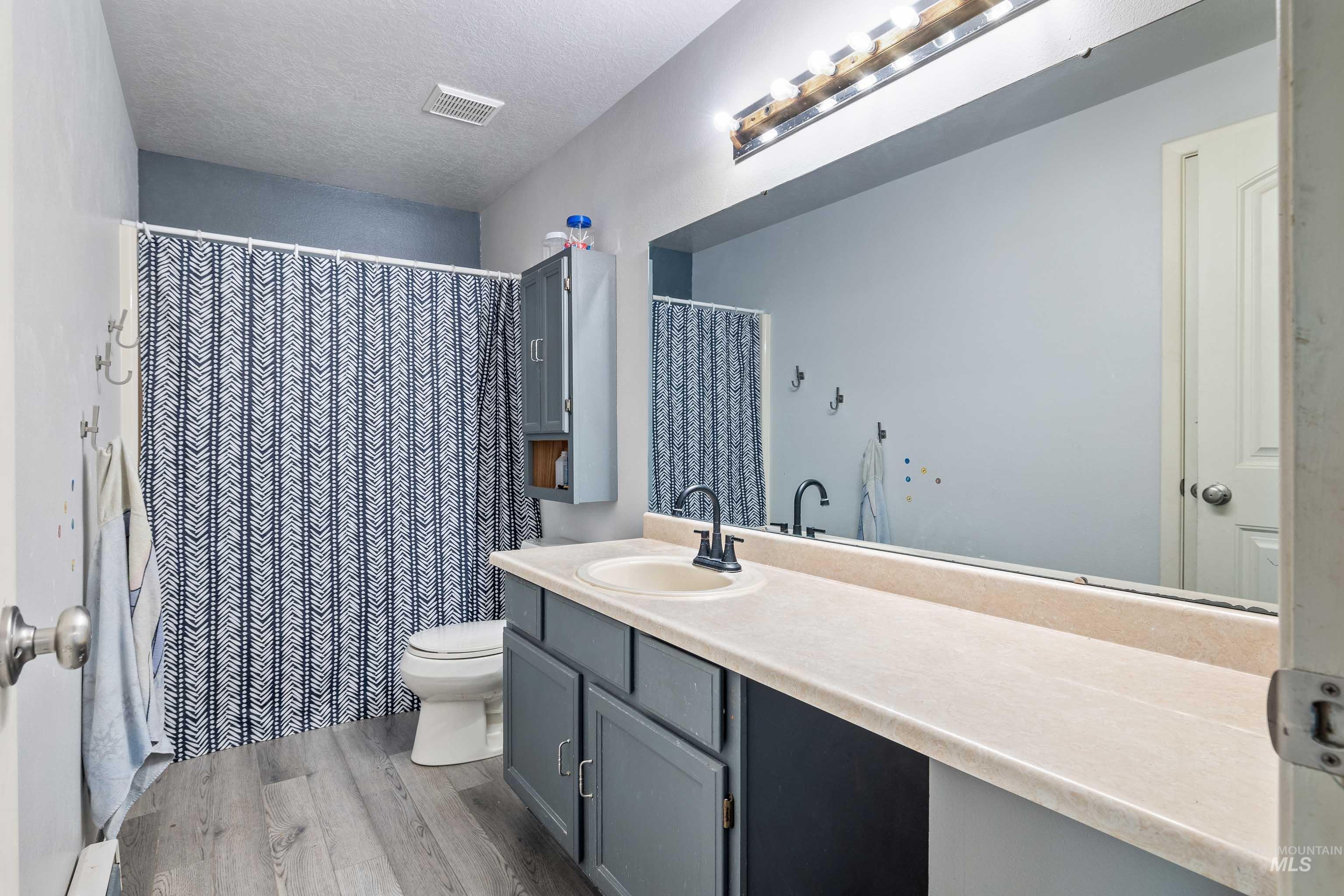 1035 Sawtooth Blvd Property Photo 16
