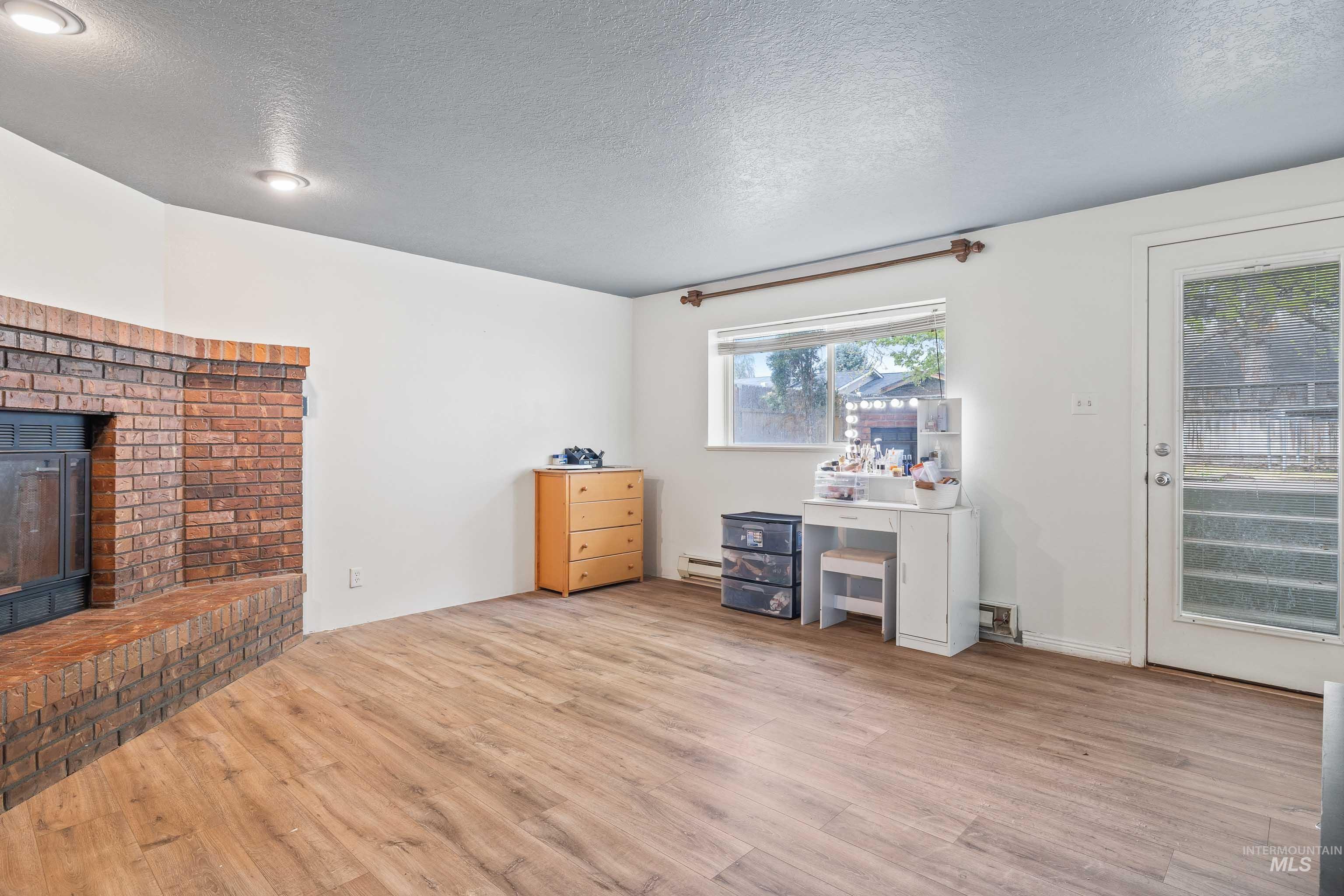 1035 Sawtooth Blvd Property Photo 19