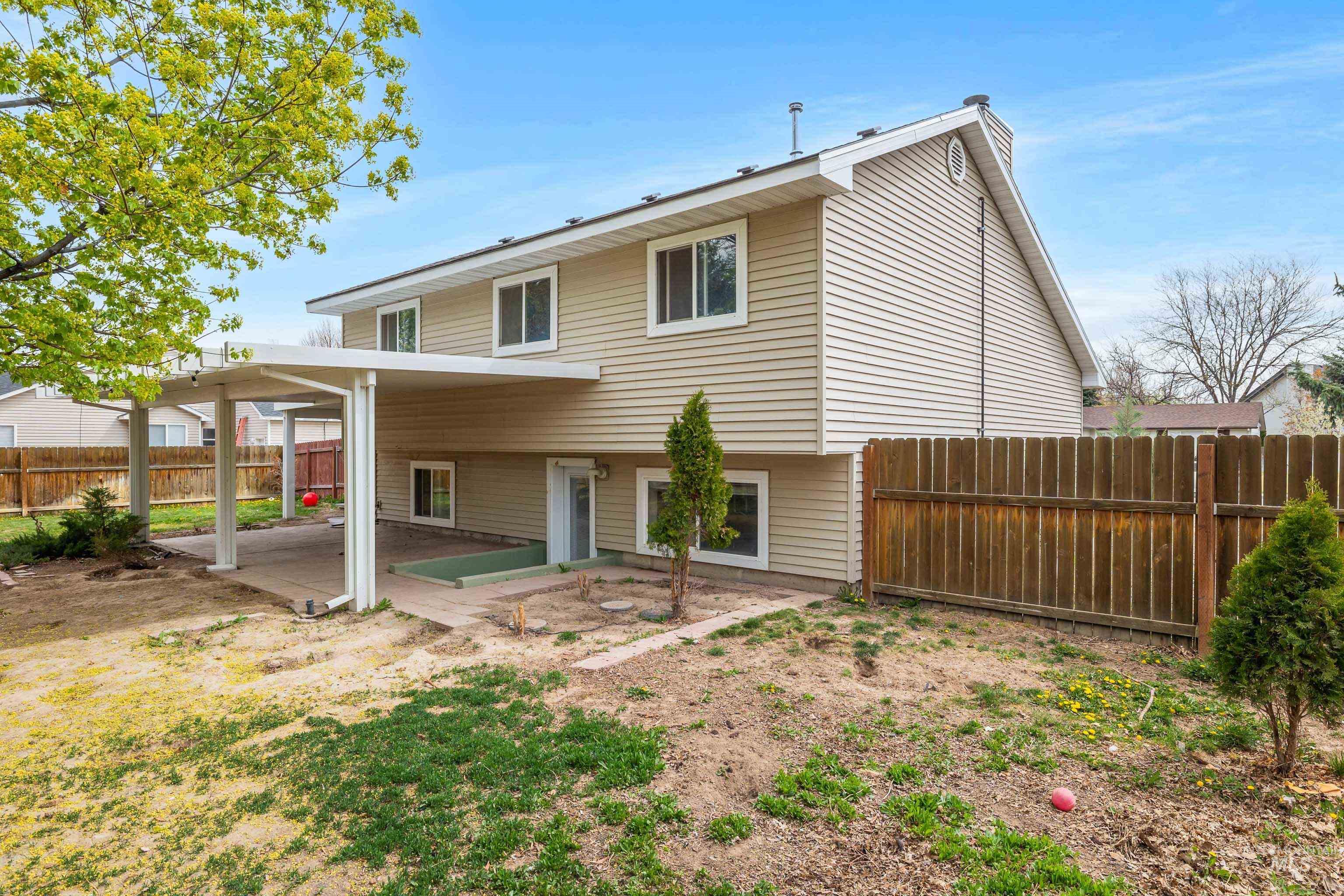 1035 Sawtooth Blvd Property Photo 26
