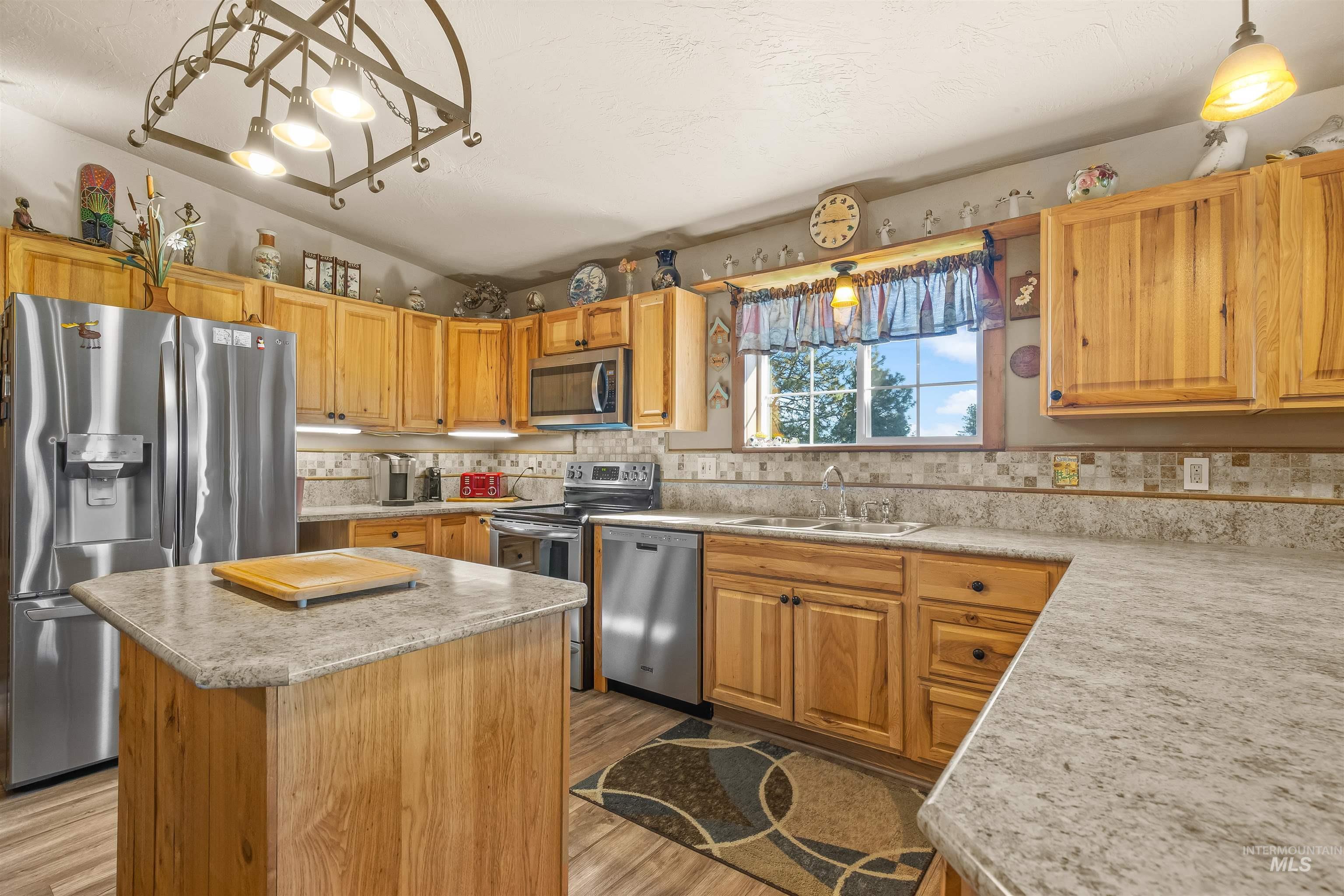 37405 Southwick Rd Property Photo 1