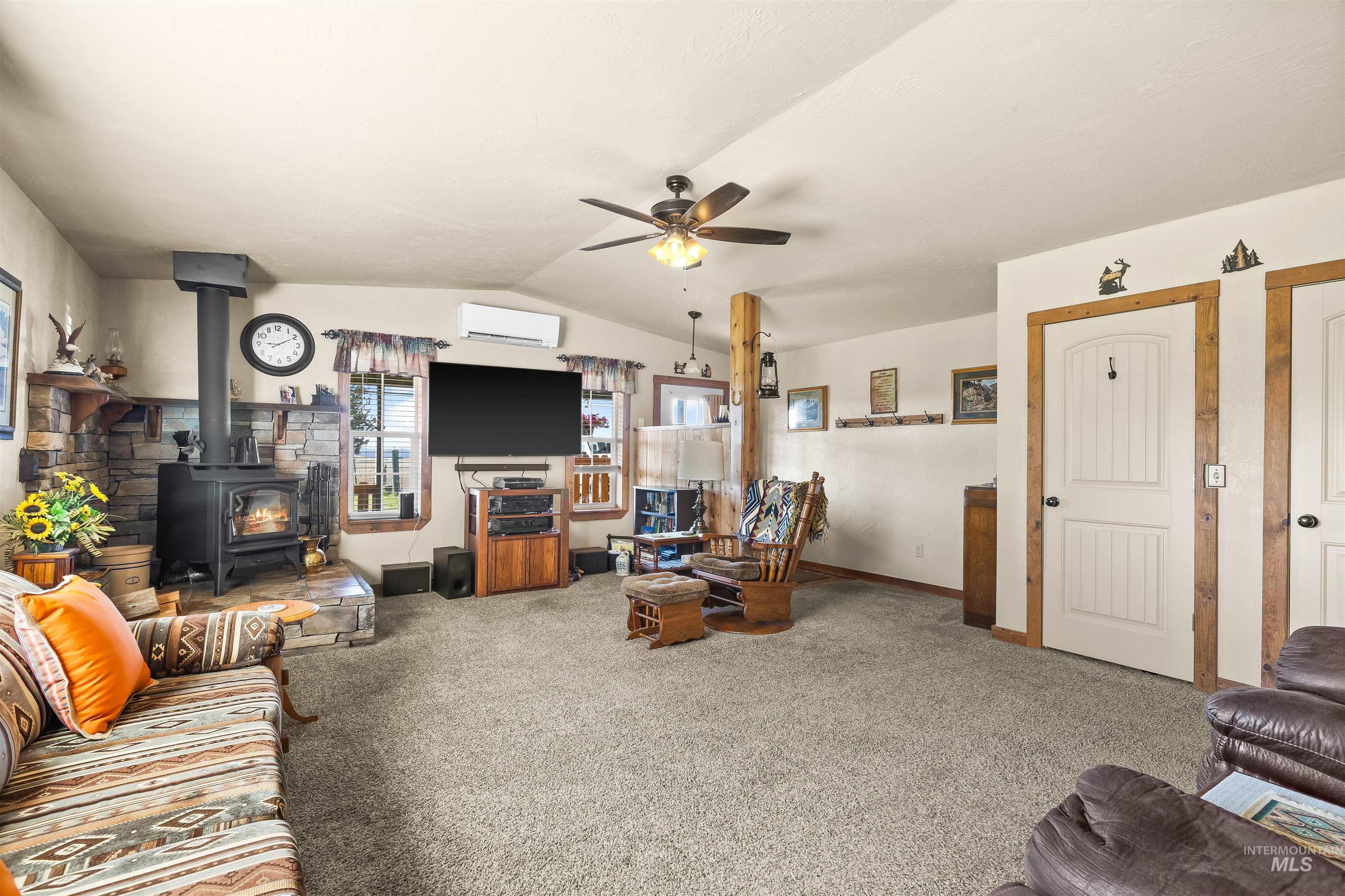 37405 Southwick Rd Property Photo 8