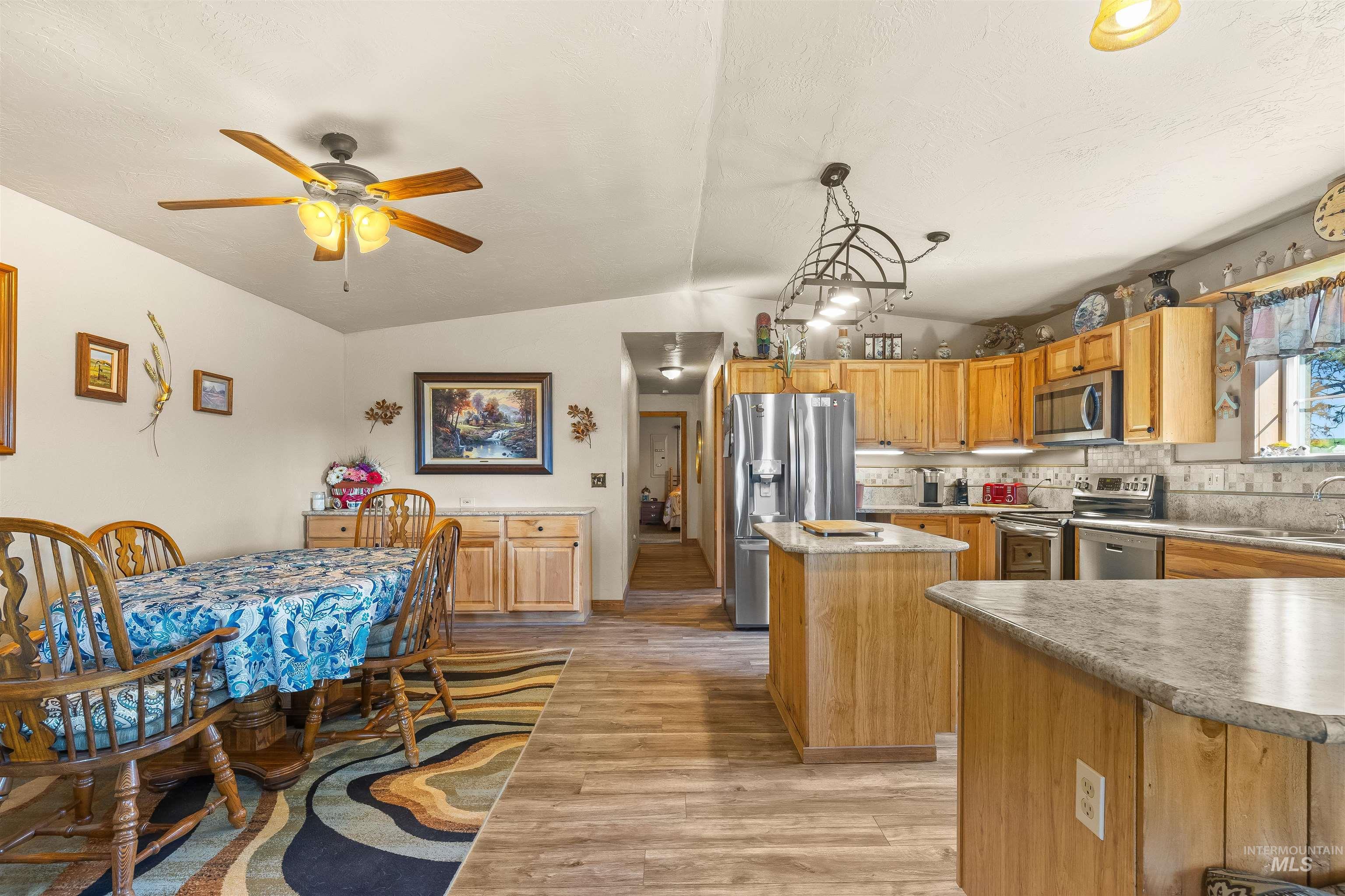 37405 Southwick Rd Property Photo 11