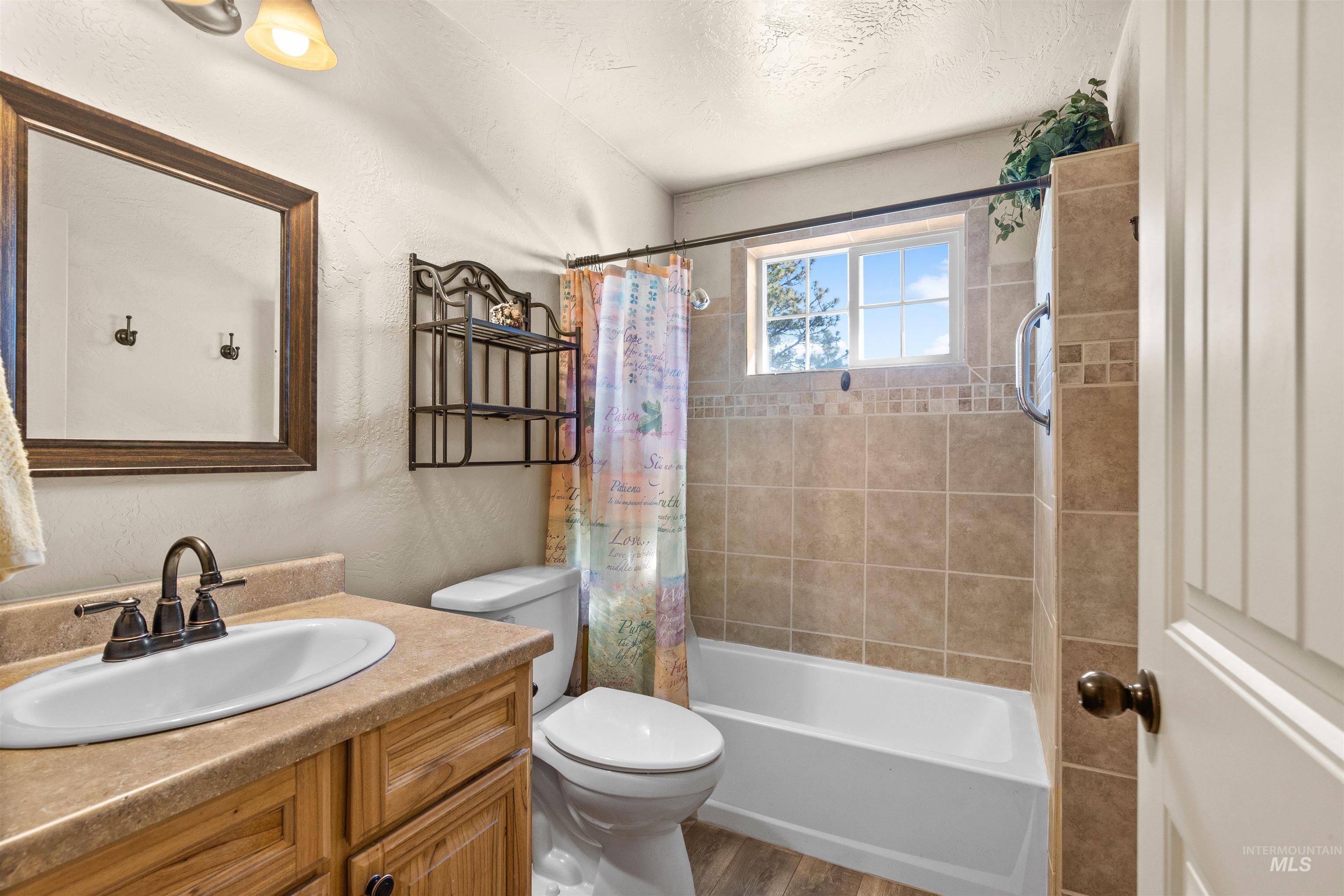 37405 Southwick Rd Property Photo 17