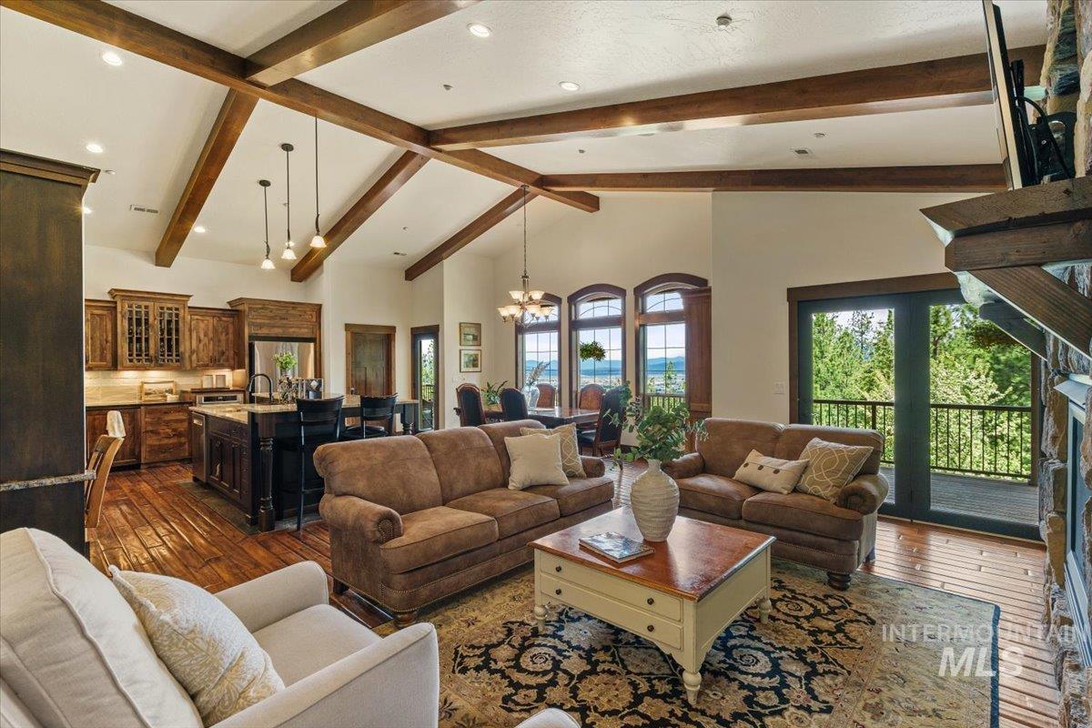 3801 S Carpenter Loop