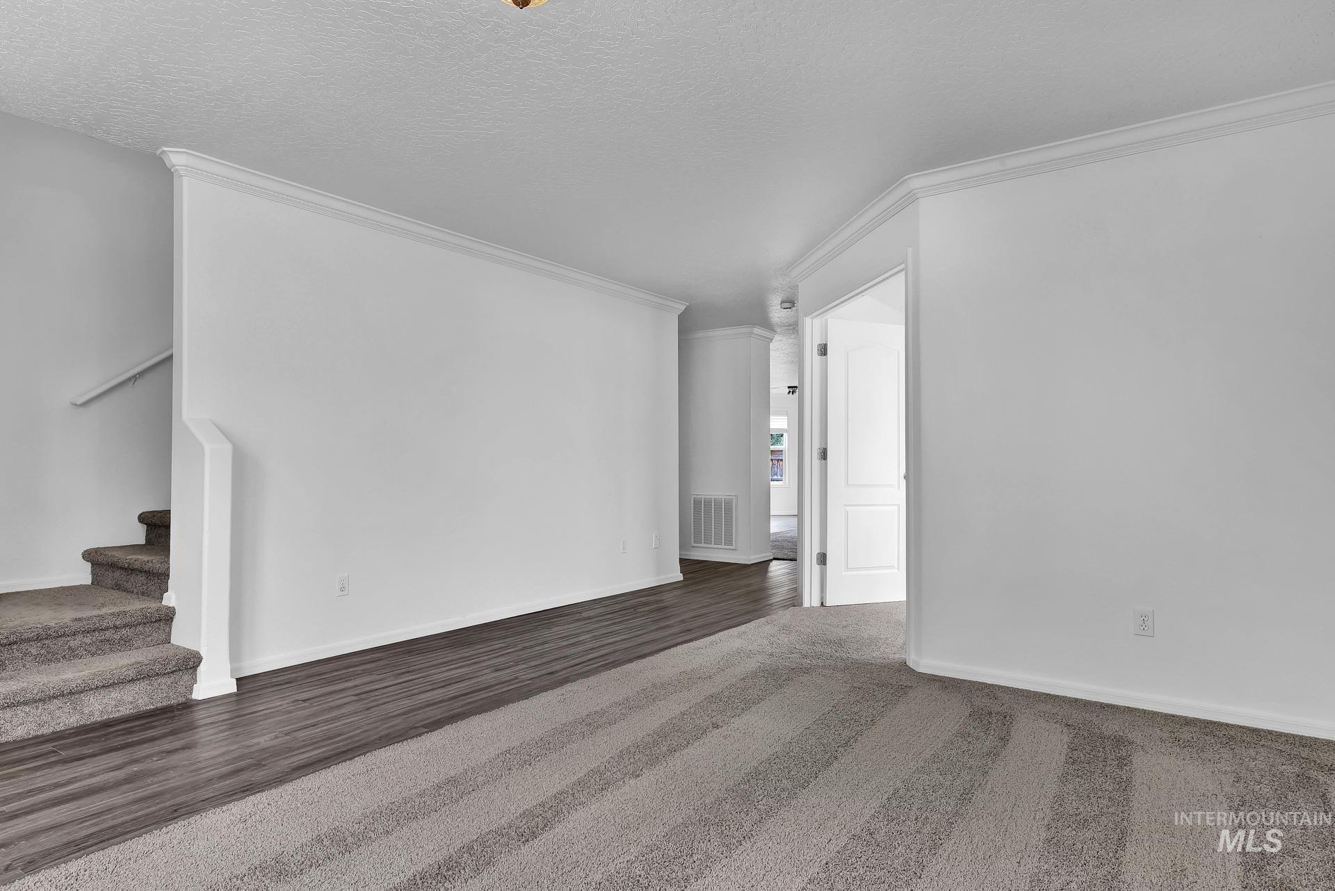 9458 W Littlewood Dr Property Photo 5