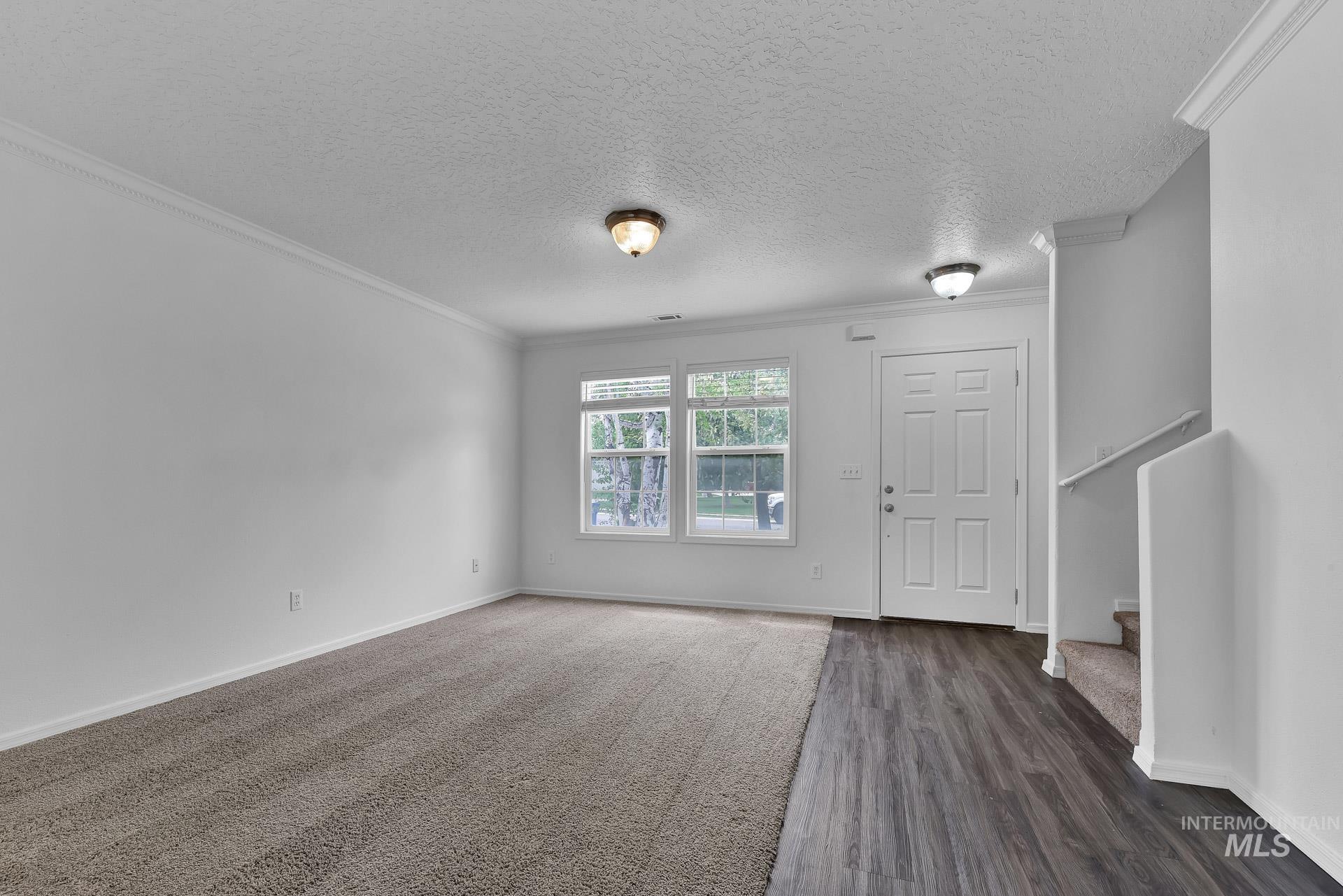 9458 W Littlewood Dr Property Photo 6