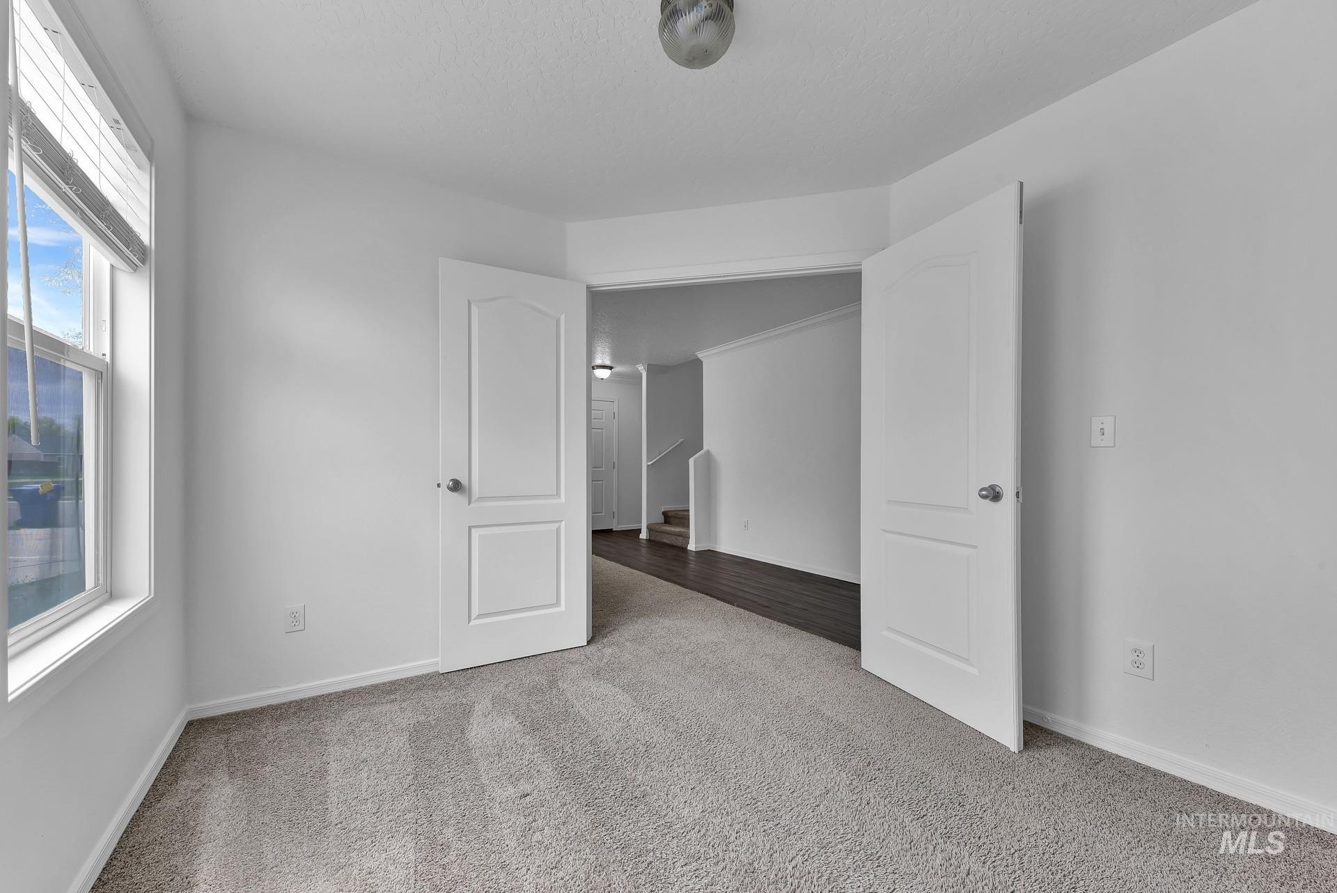 9458 W Littlewood Dr Property Photo 8