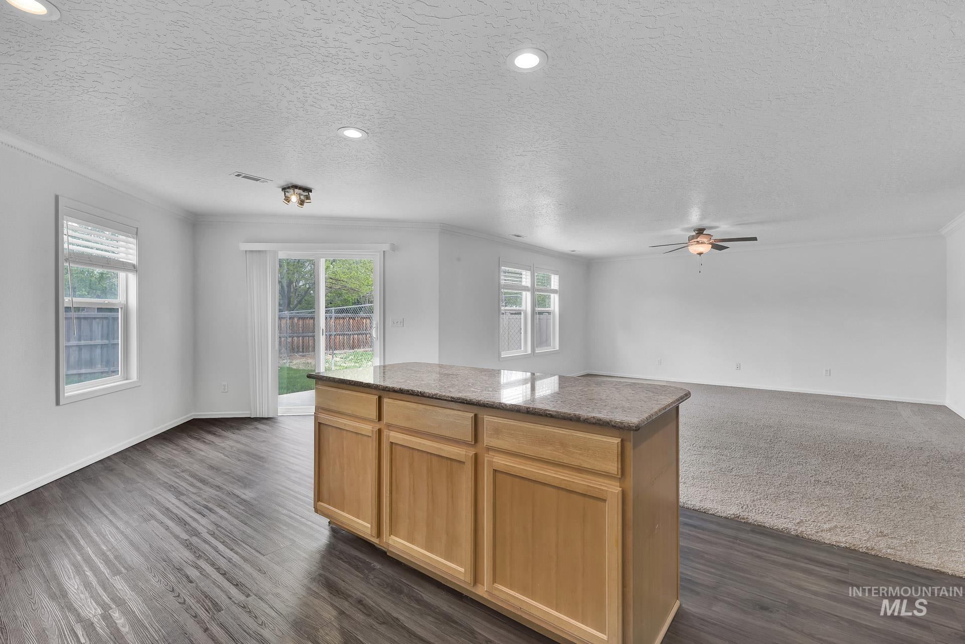 9458 W Littlewood Dr Property Photo 16