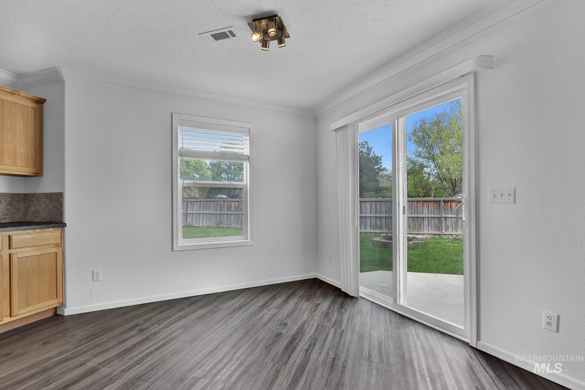 9458 W Littlewood Dr Property Photo 17