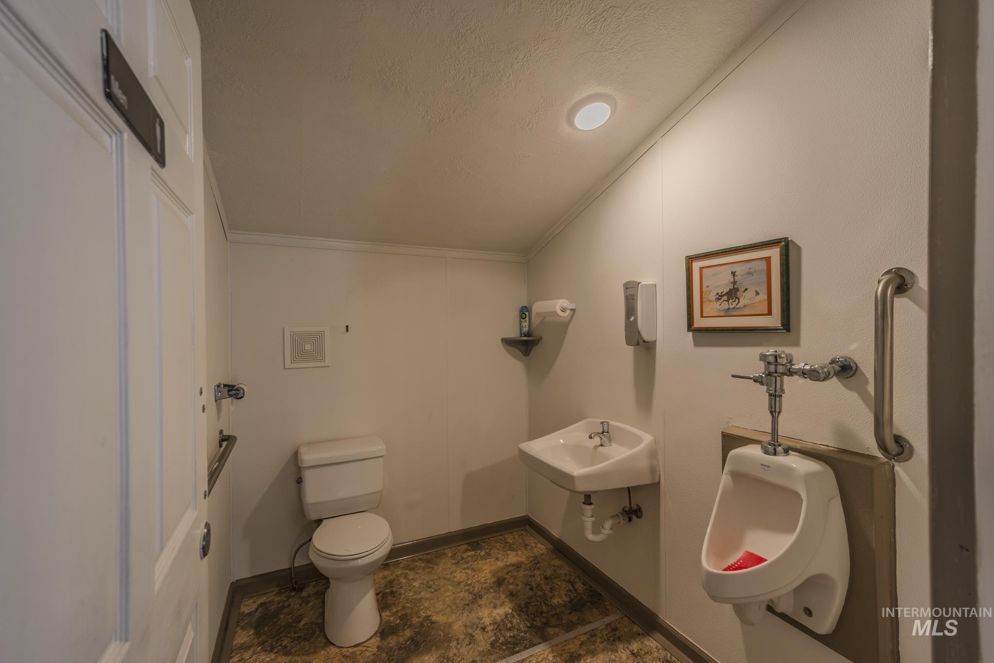 308 Main St. Property Photo 20