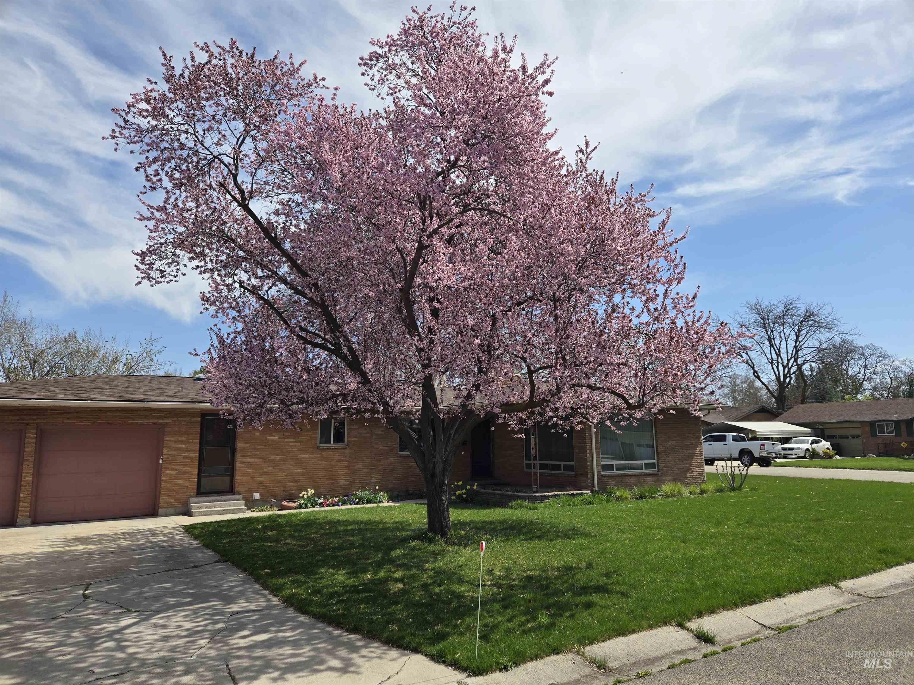 2306 N Grandee St. Property Photo 4