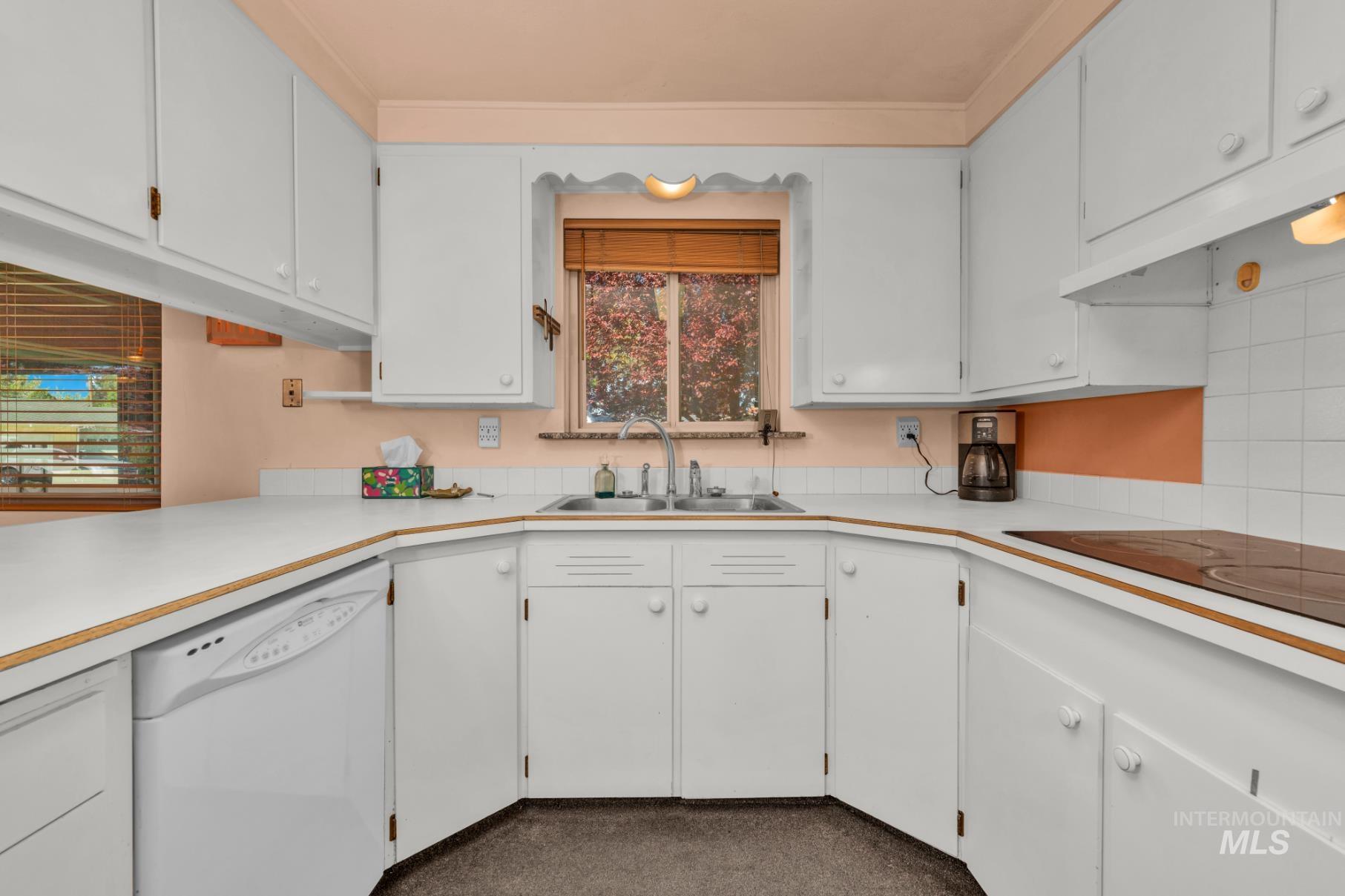 2306 N Grandee St. Property Photo 8